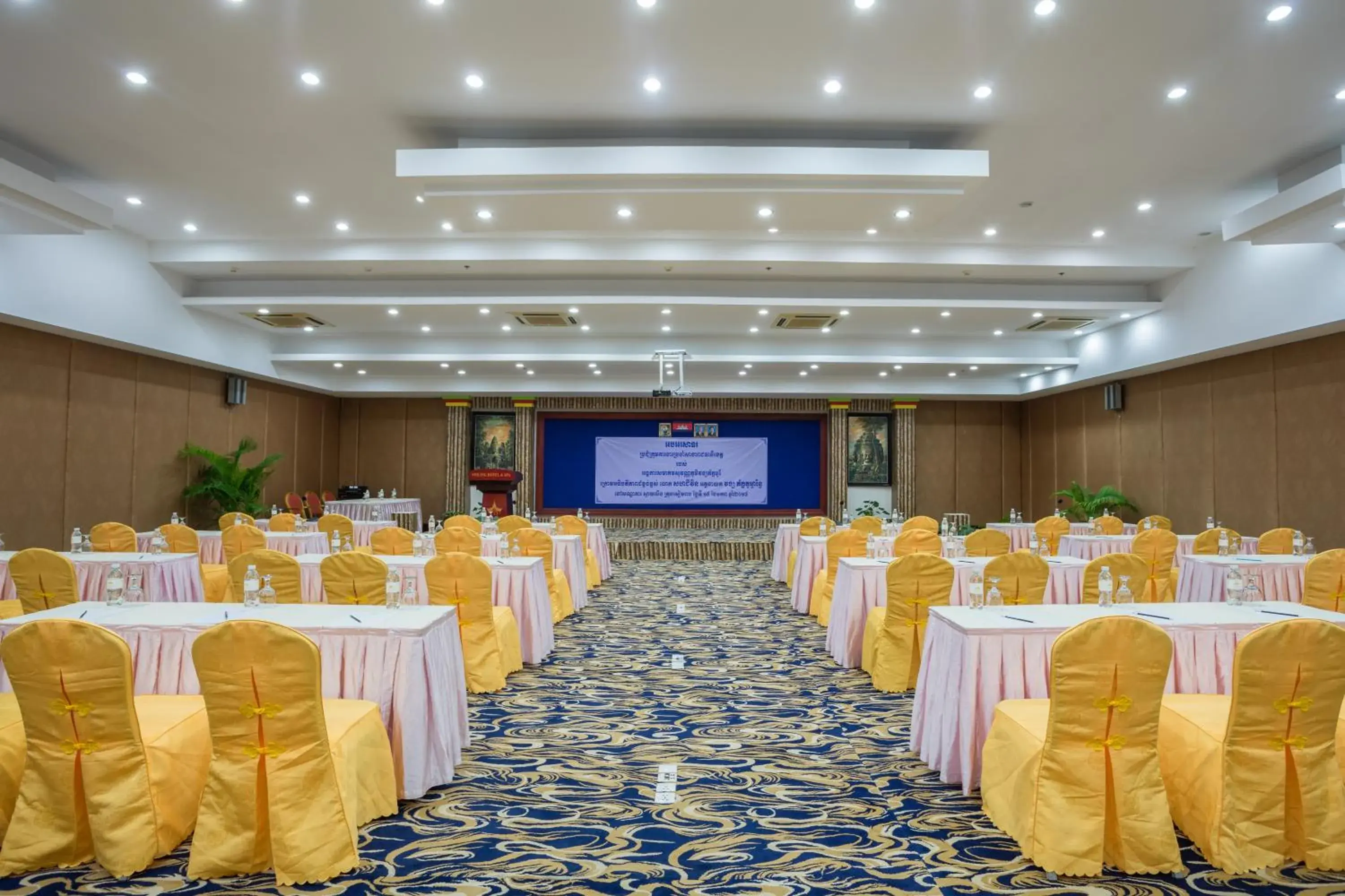 Meeting/conference room, Banquet Facilities in Smiling Hotel