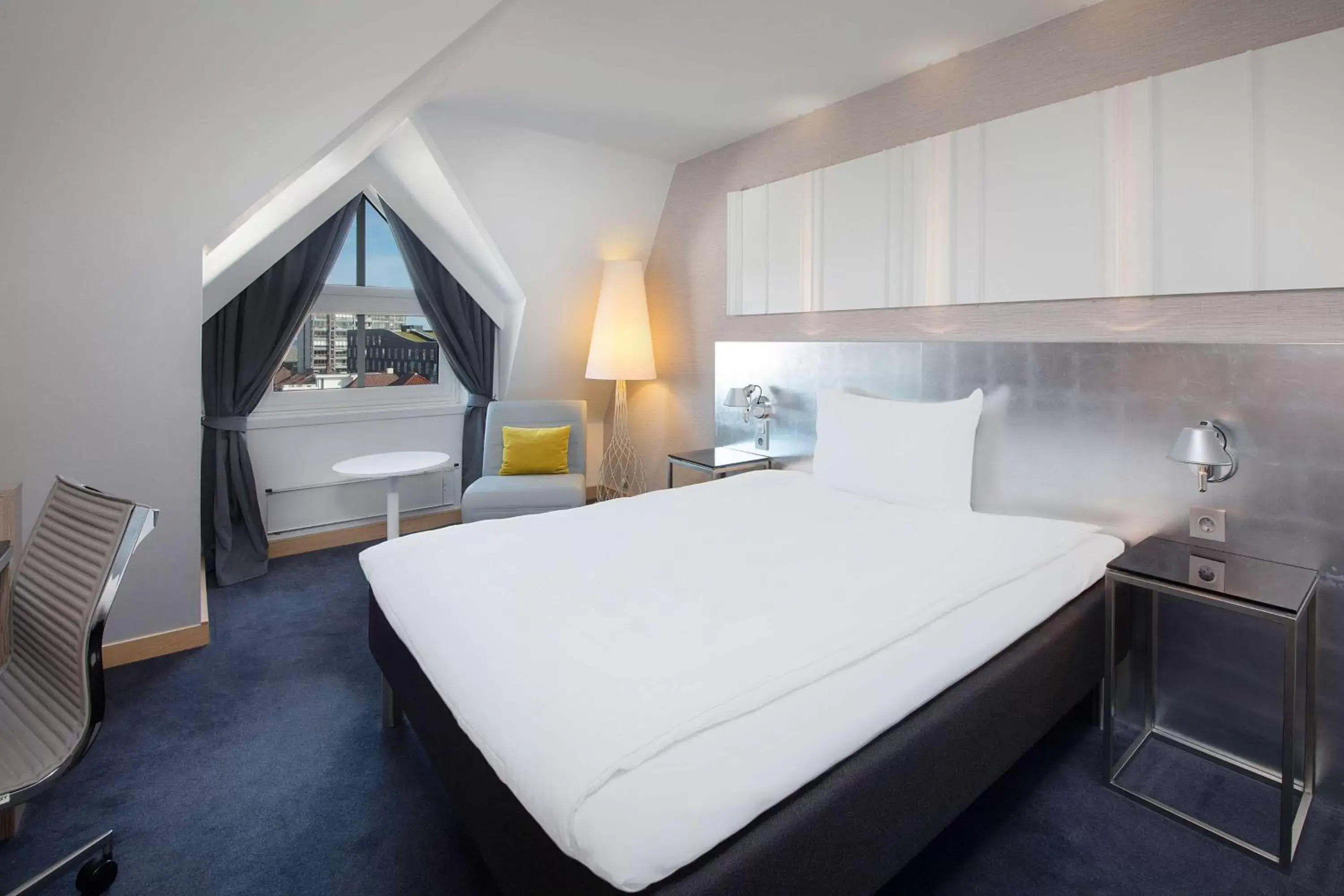 Photo of the whole room, Bed in Scandic Royal Stavanger