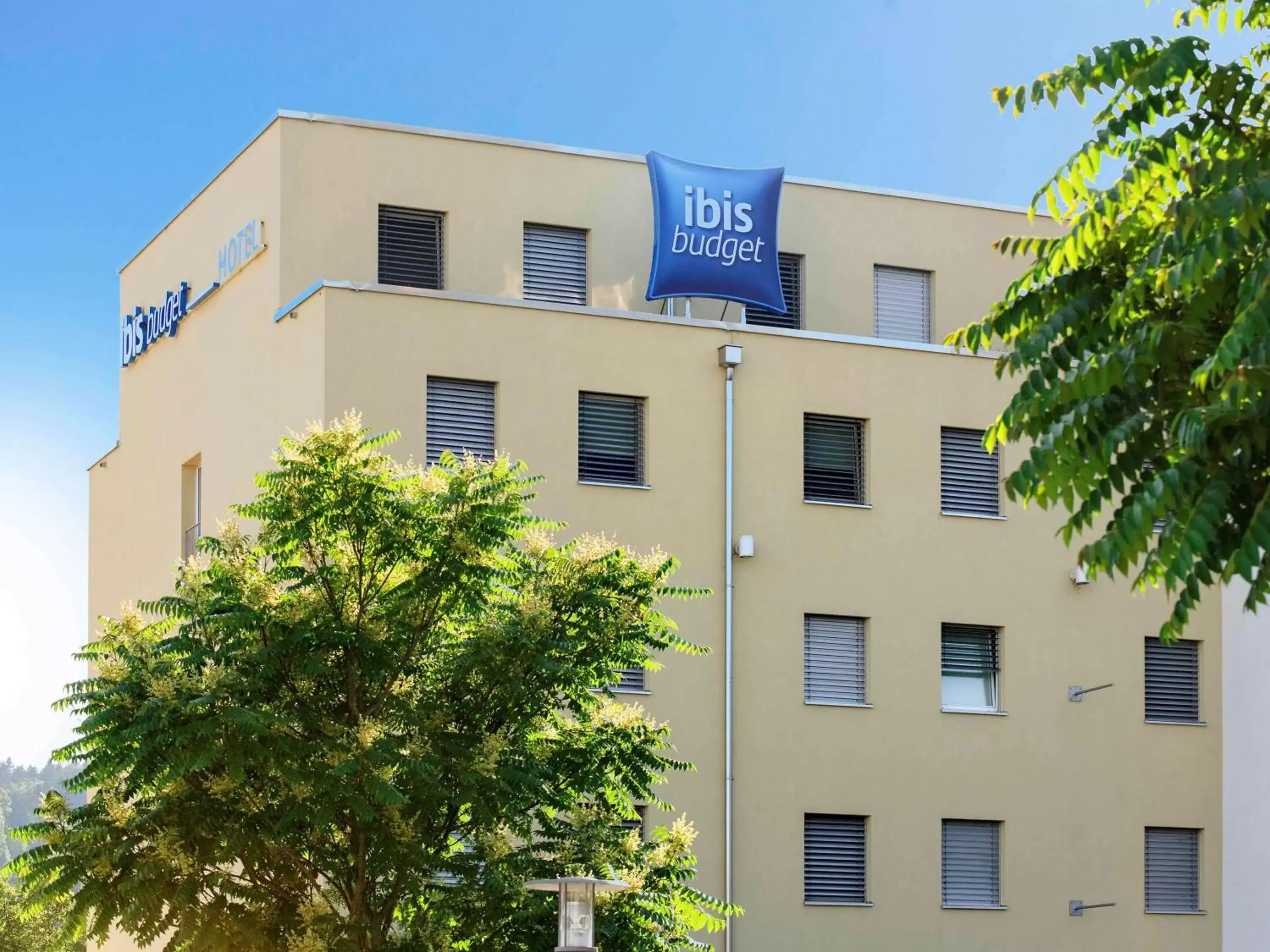 Property building in ibis budget Winterthur