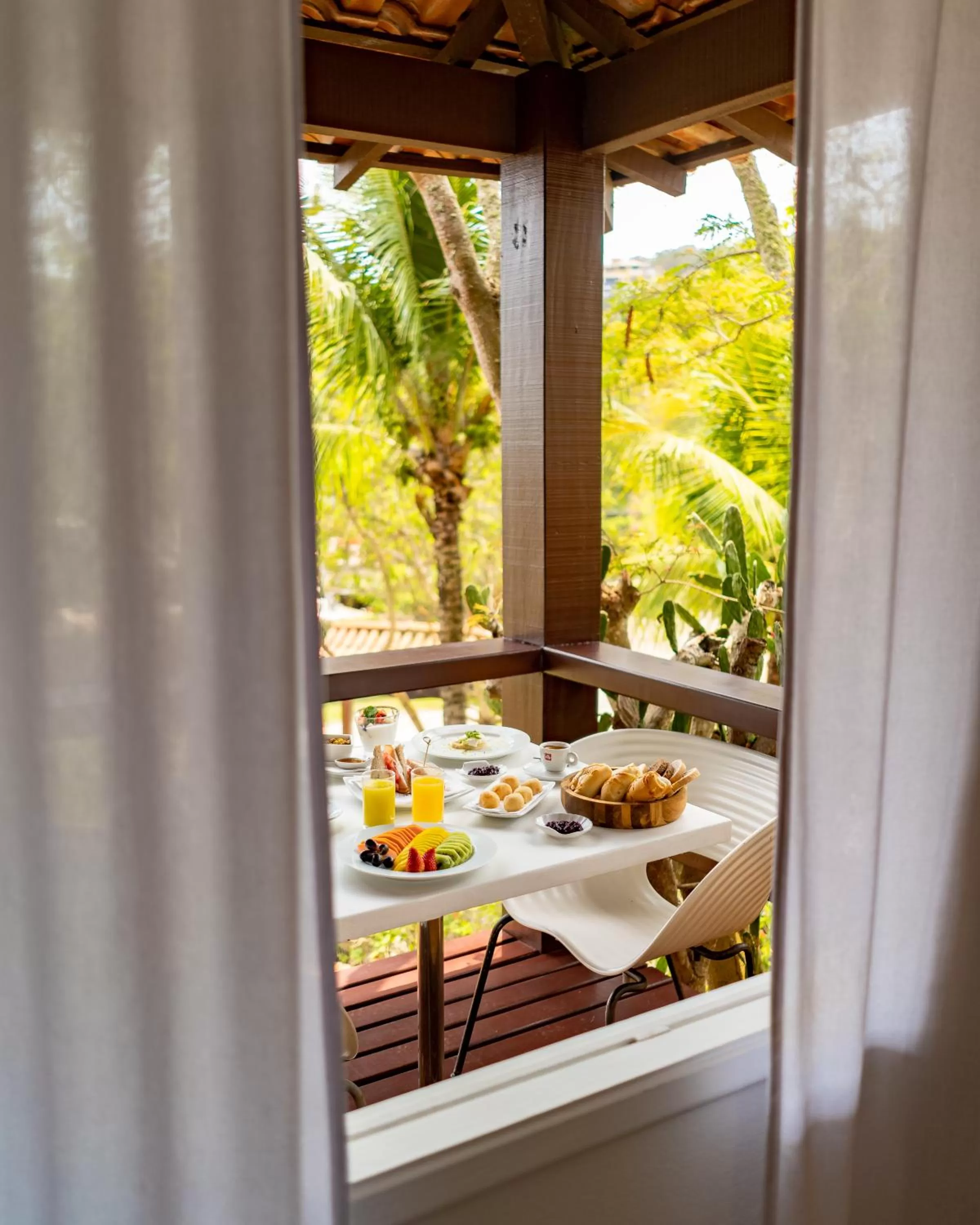 Balcony/Terrace in Jubarte Hotel by Insólito