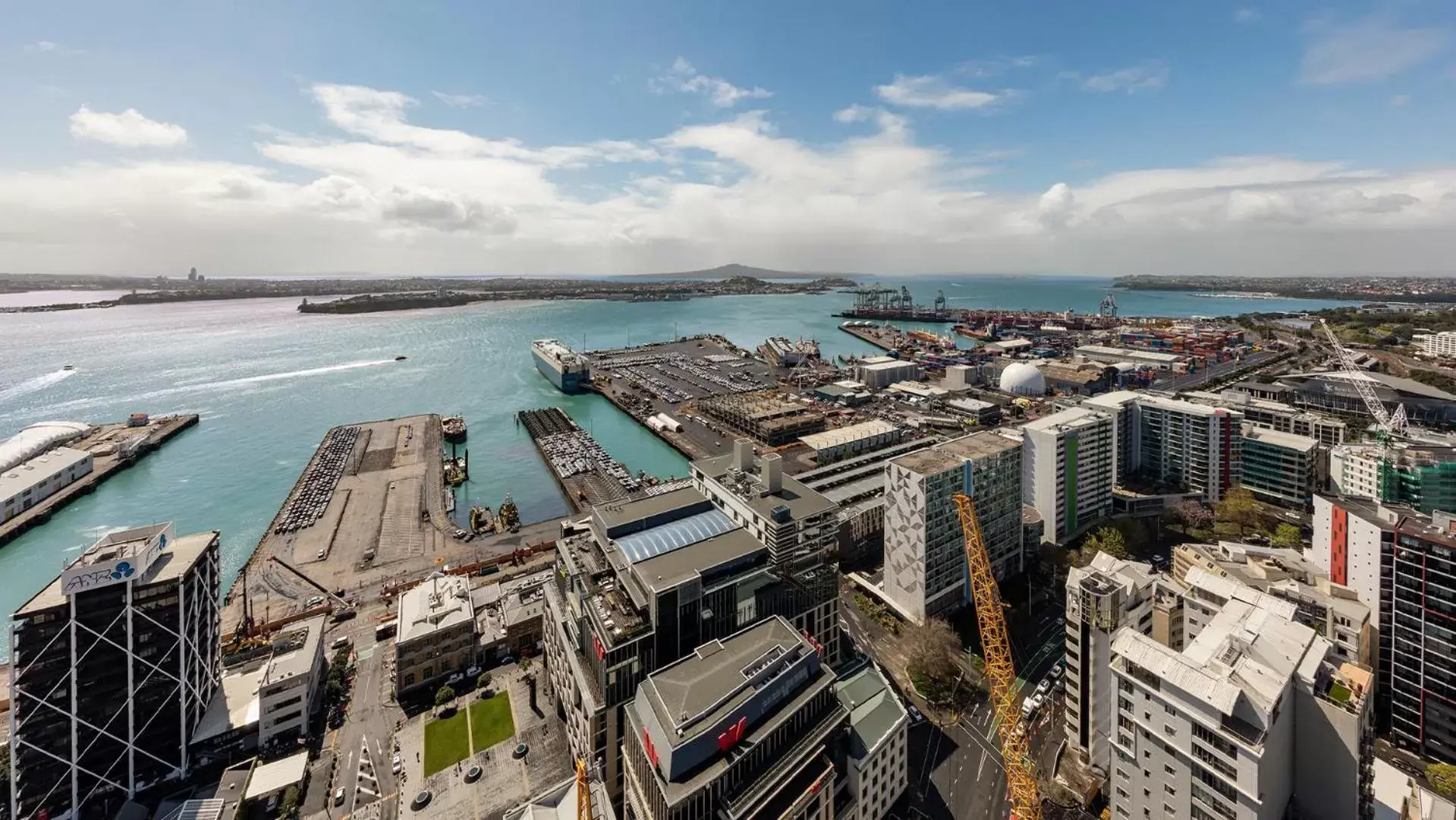 View (from property/room), Bird's-eye View in Auckland Harbour Suites