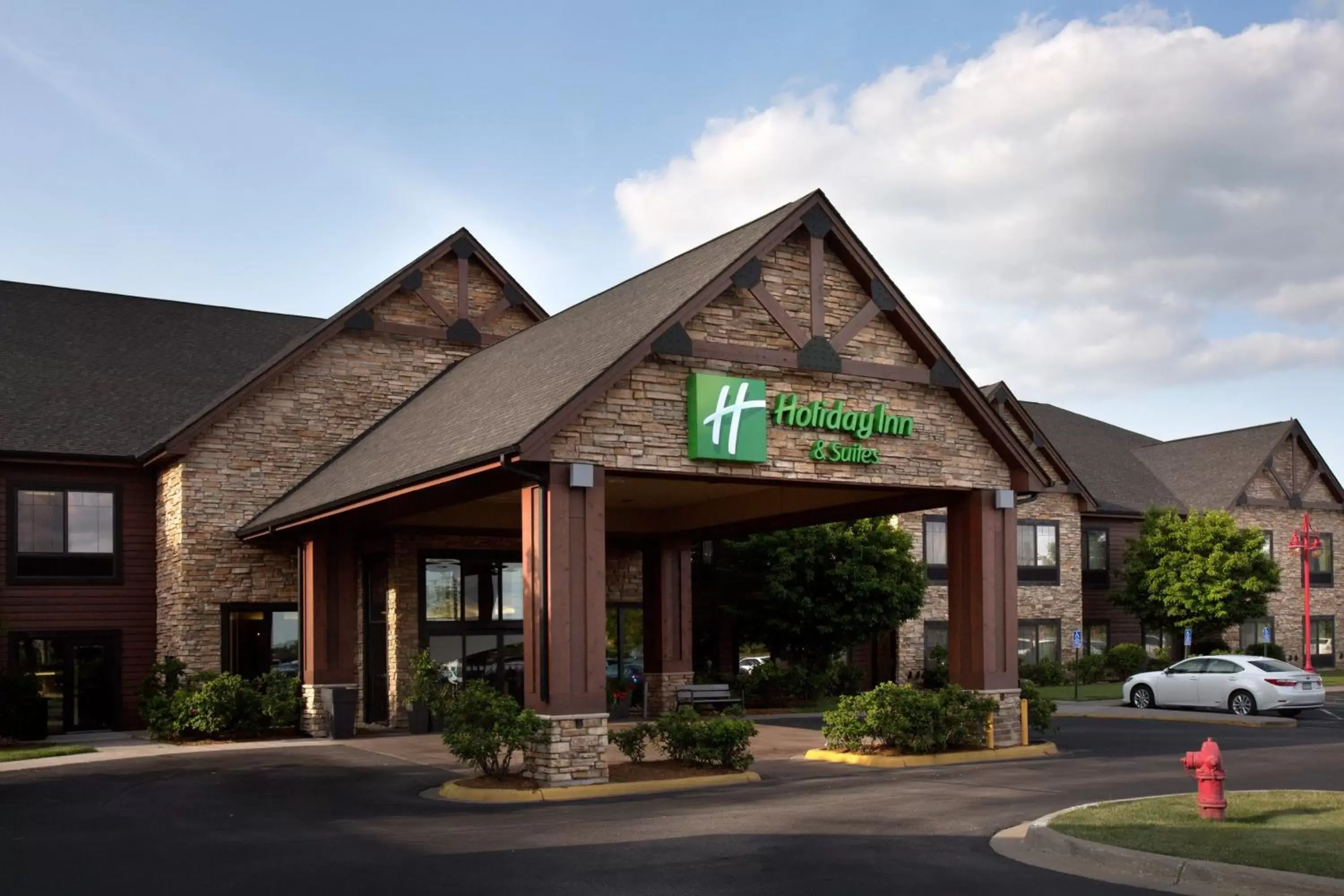 Property building in Holiday Inn St. Paul Northeast - Lake Elmo, an IHG Hotel