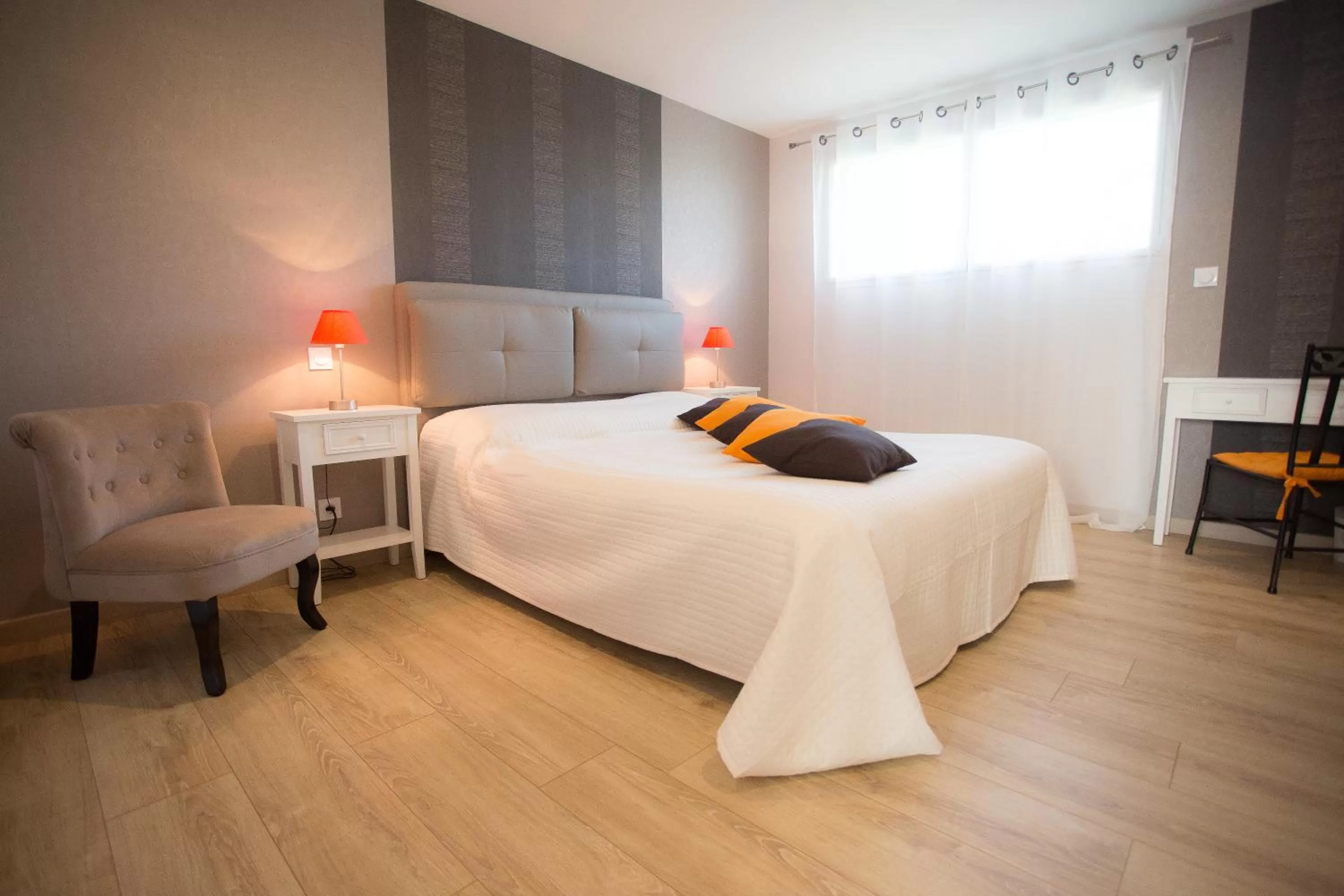 Photo of the whole room, Bed in Chambre d'hôtes Les Bruyères