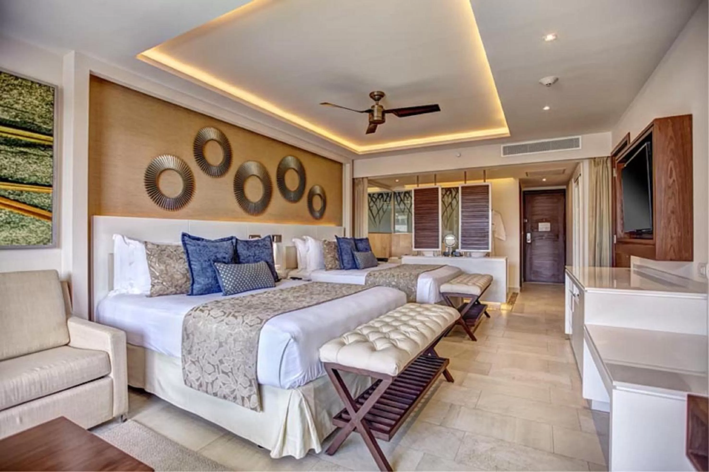 Area and facilities, Bed in Royalton Negril, An Autograph Collection All-Inclusive Resort