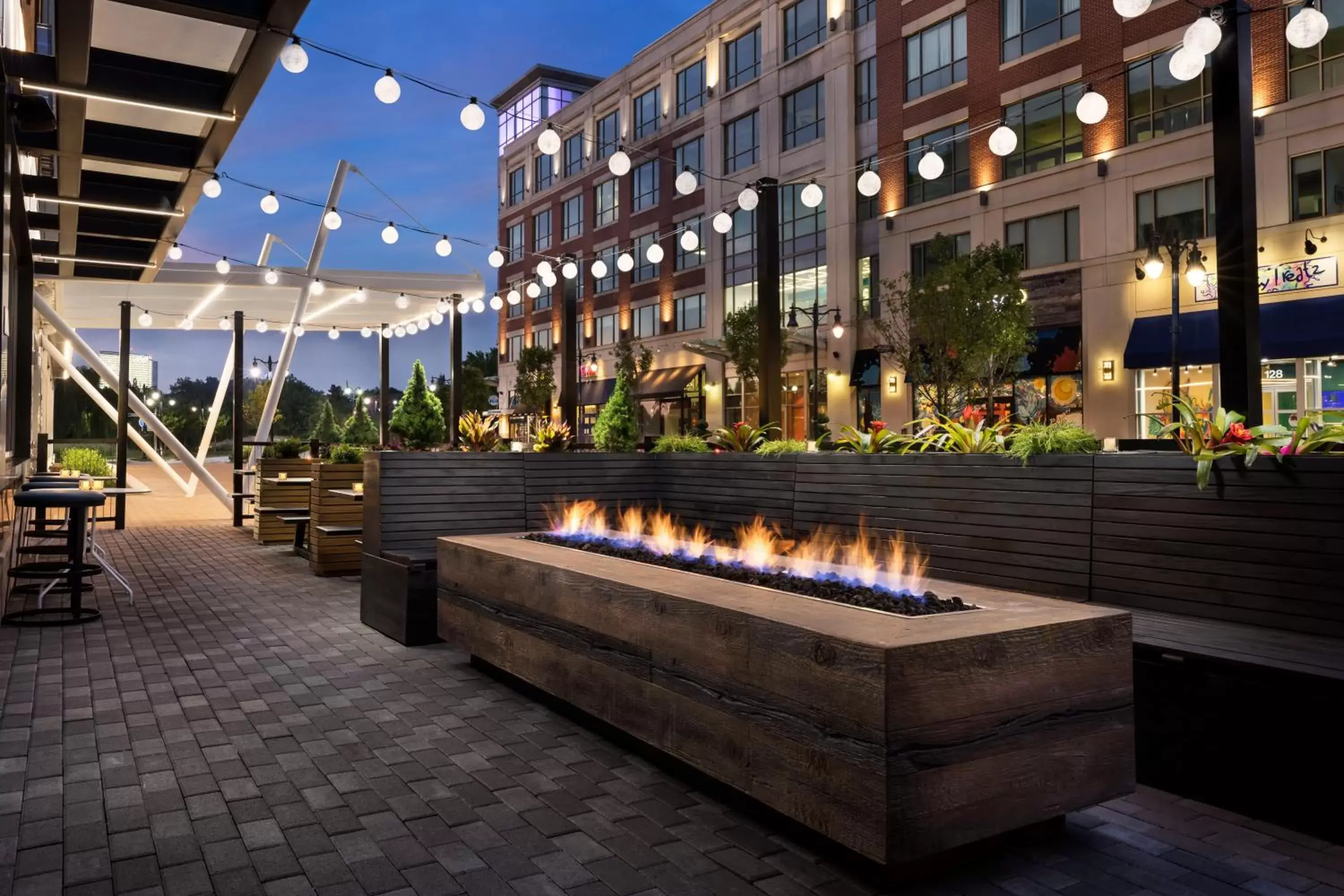 Patio, Swimming Pool in Hyatt Place National Harbor