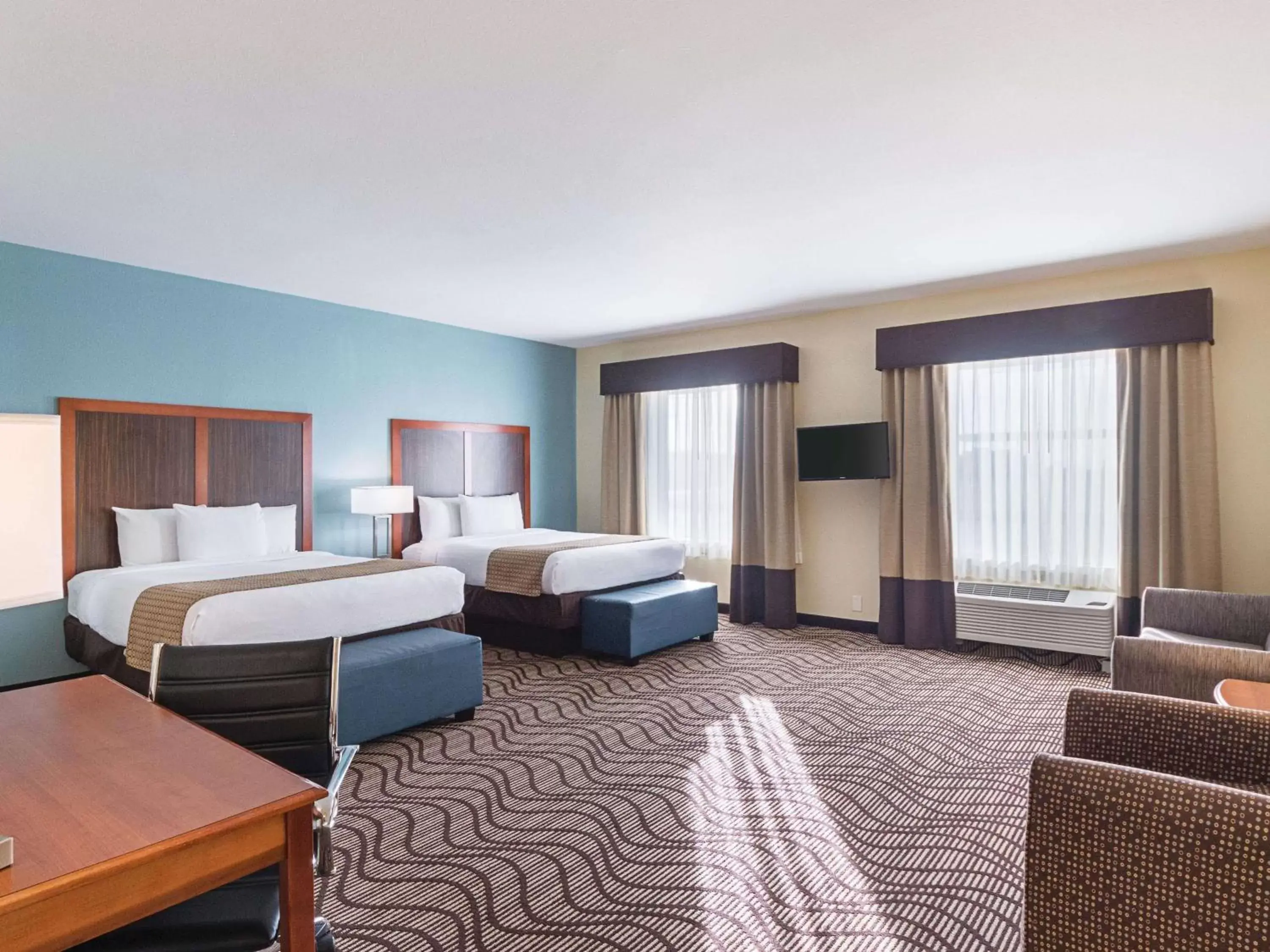 Deluxe Queen Room with Two Queen Beds and Roll-In Shower - Mobility/Hearing Accessible - Non-Smoking in La Quinta by Wyndham Mathis Deluxe Queen Room with Two Queen Beds and Roll-In Shower - Mobility/Hearing Accessible - Non-Smoking in La Quinta by Wyndham Mathis