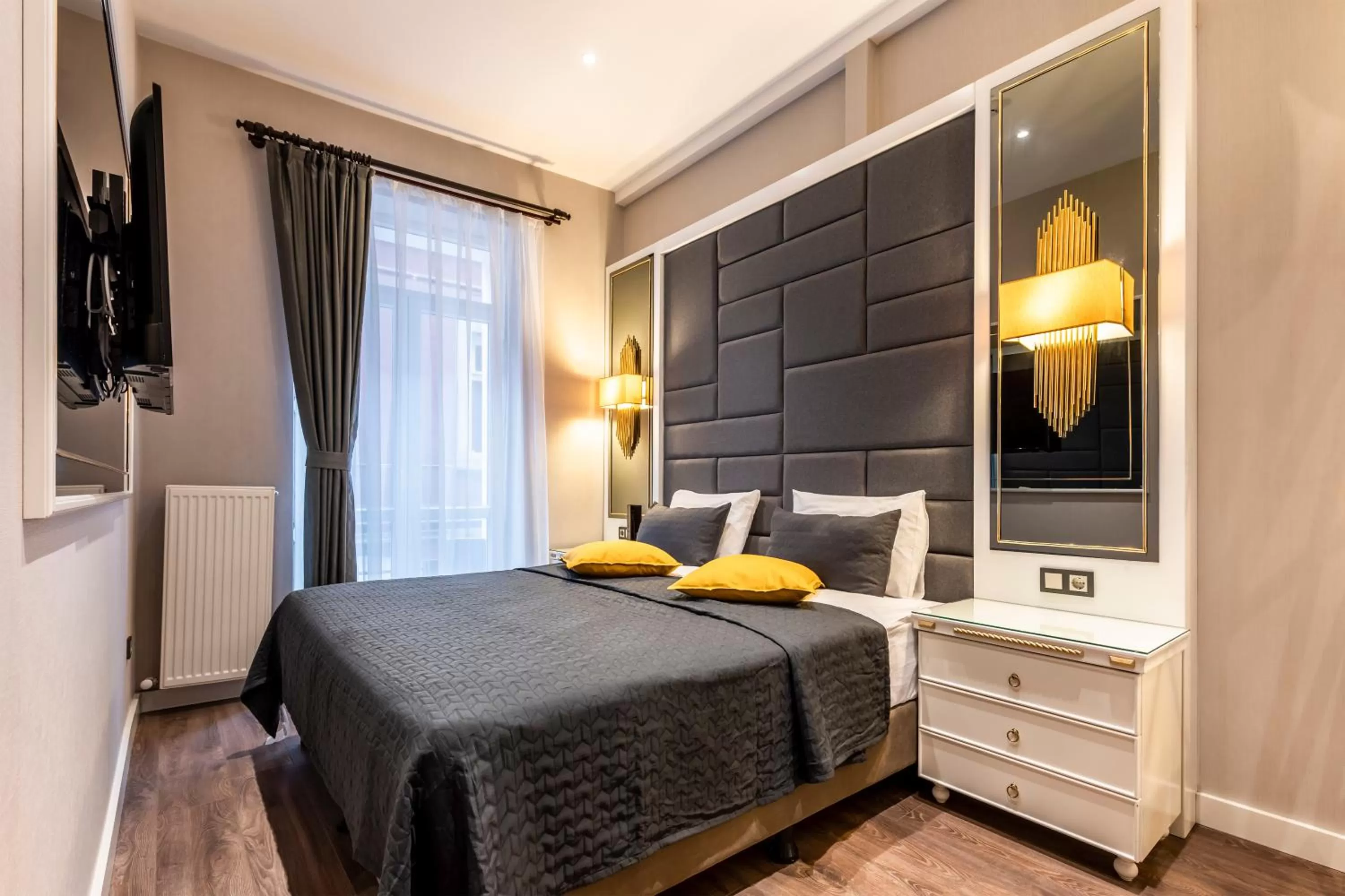 Bedroom, Bed in Grand Hotel de Pera