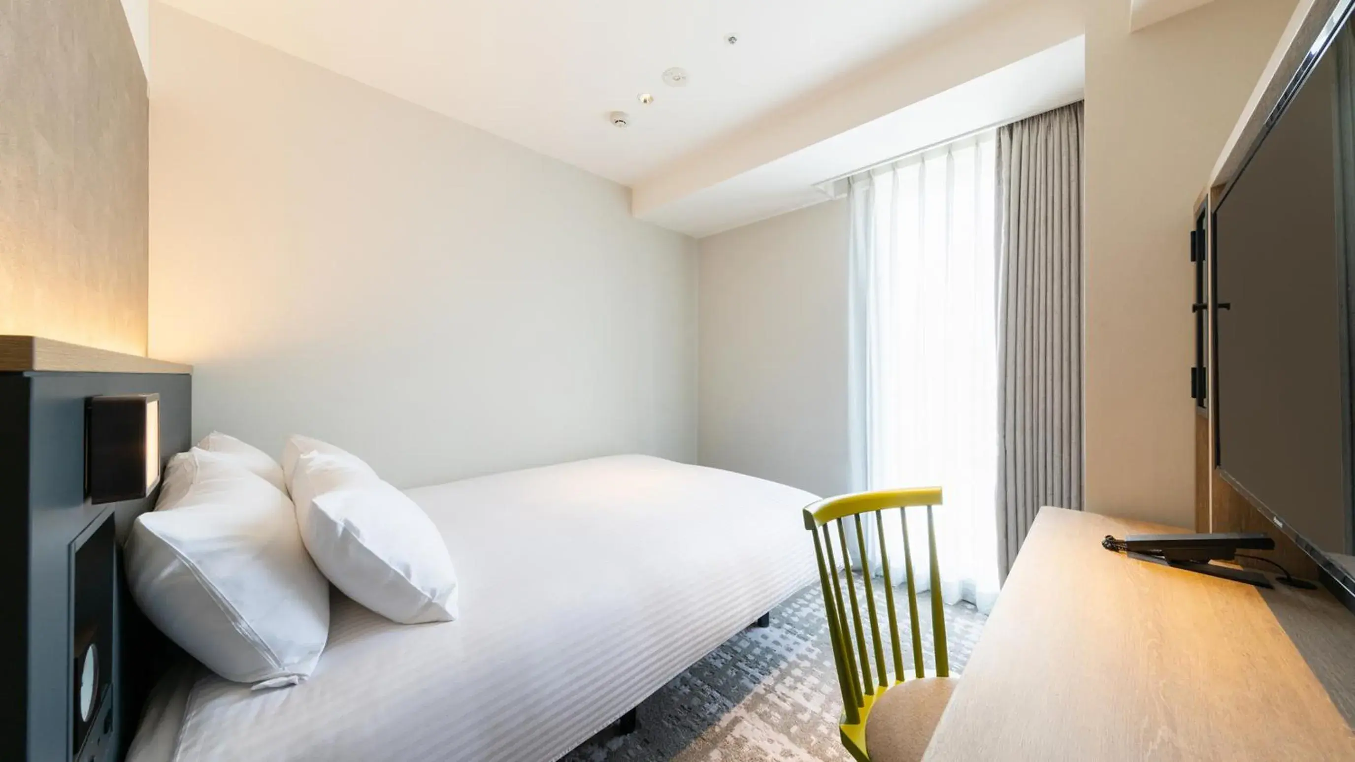 Bed in JR-East Hotel Mets Yokohama Bed in JR-East Hotel Mets Yokohama