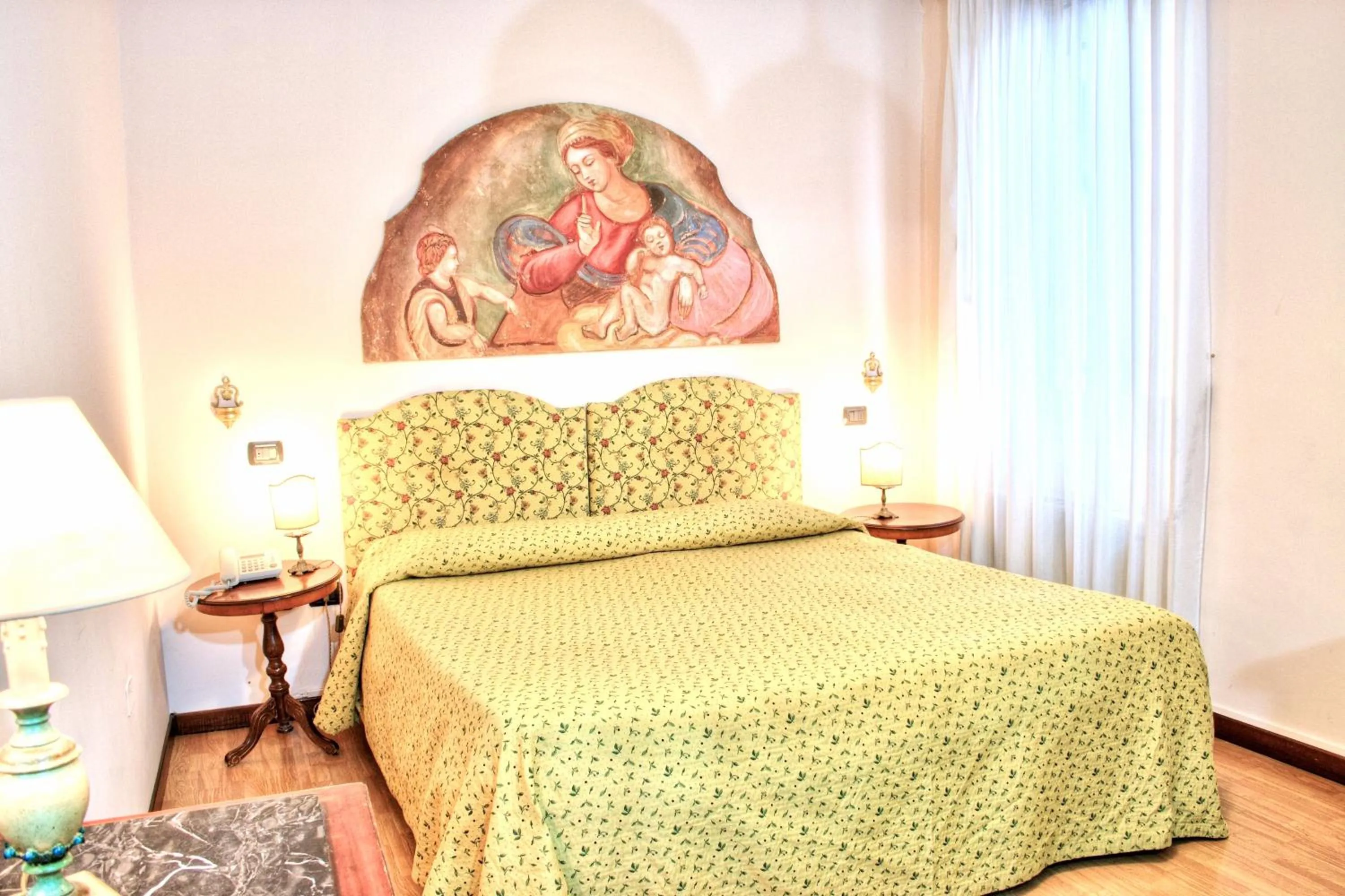 Bedroom, Bed in Hotel Torcolo "Residenze del Cuore"