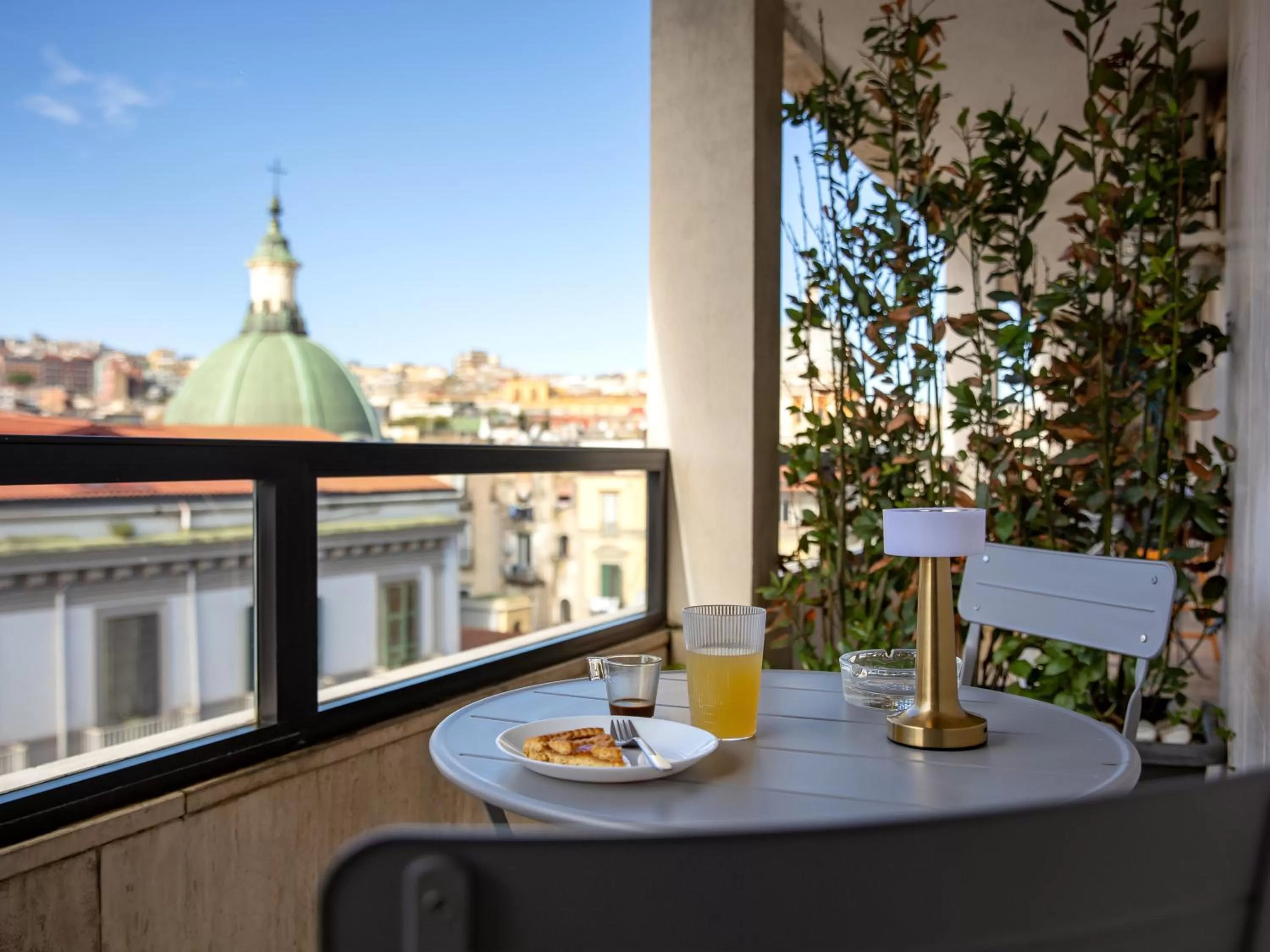 Day in Salotto Borbonico