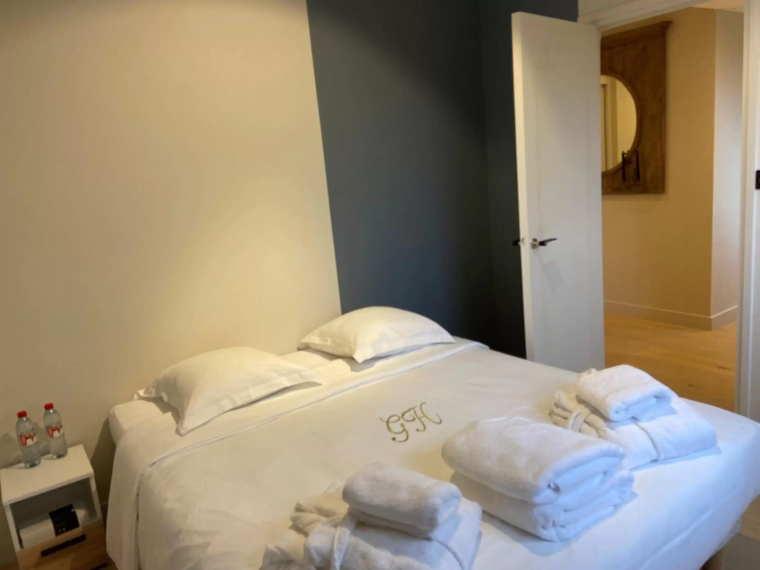 Bedroom, Bed in Le Grand Hôtel Le Touquet-Paris-Plage