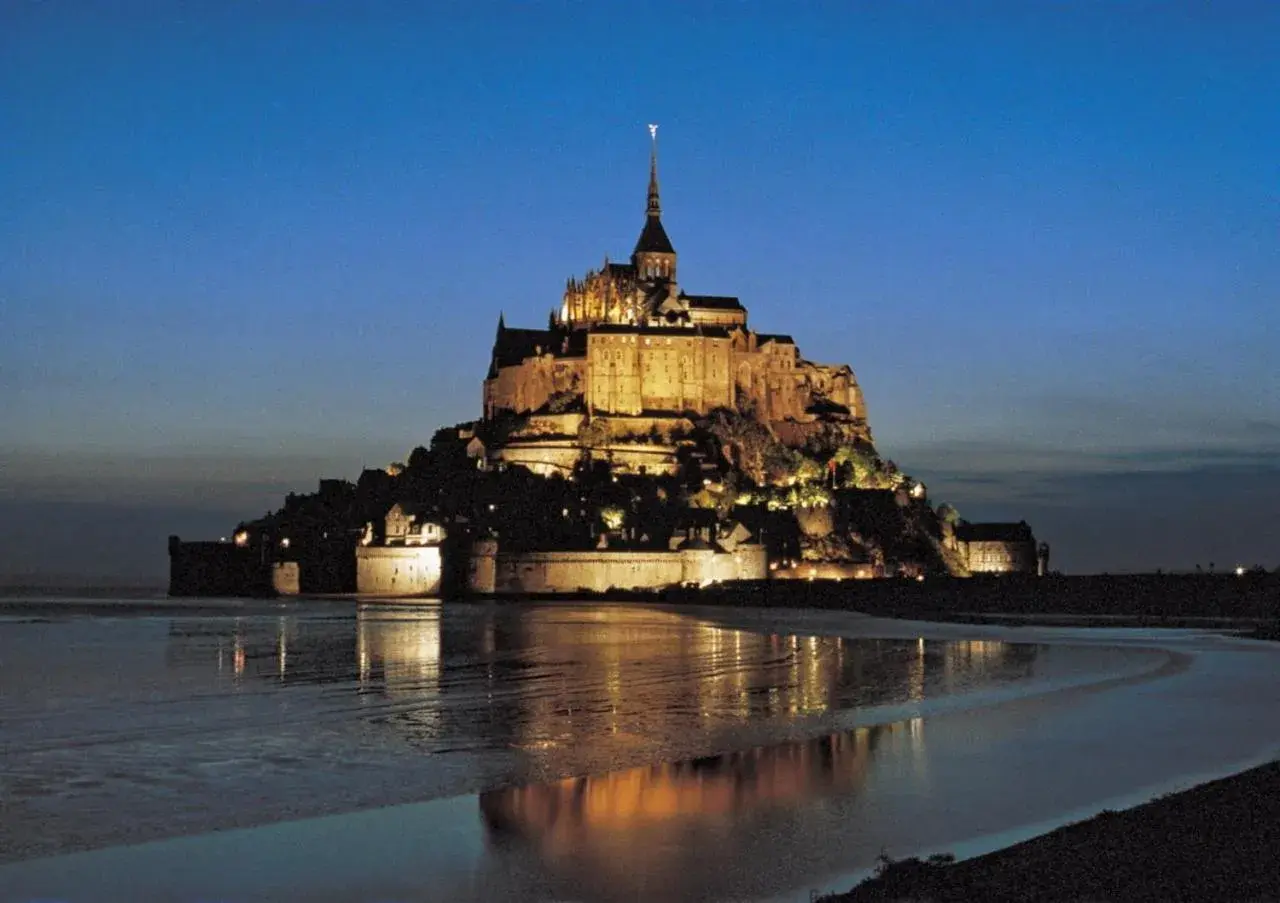 Nearby landmark, Property Building in Hotel Barriere Le Grand Hotel Dinard