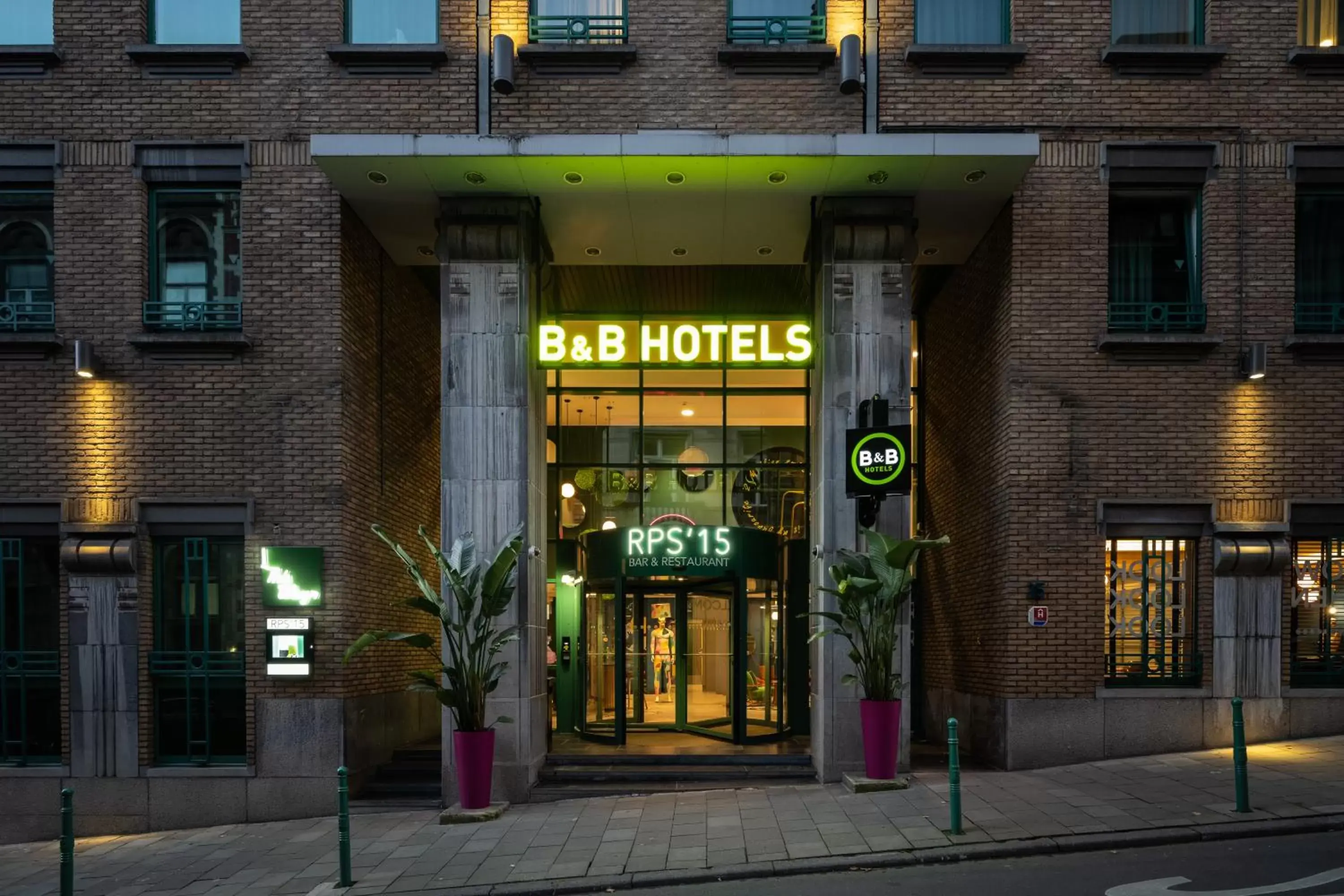 Facade/Entrance in B&B HOTEL Brussels Centre Louise