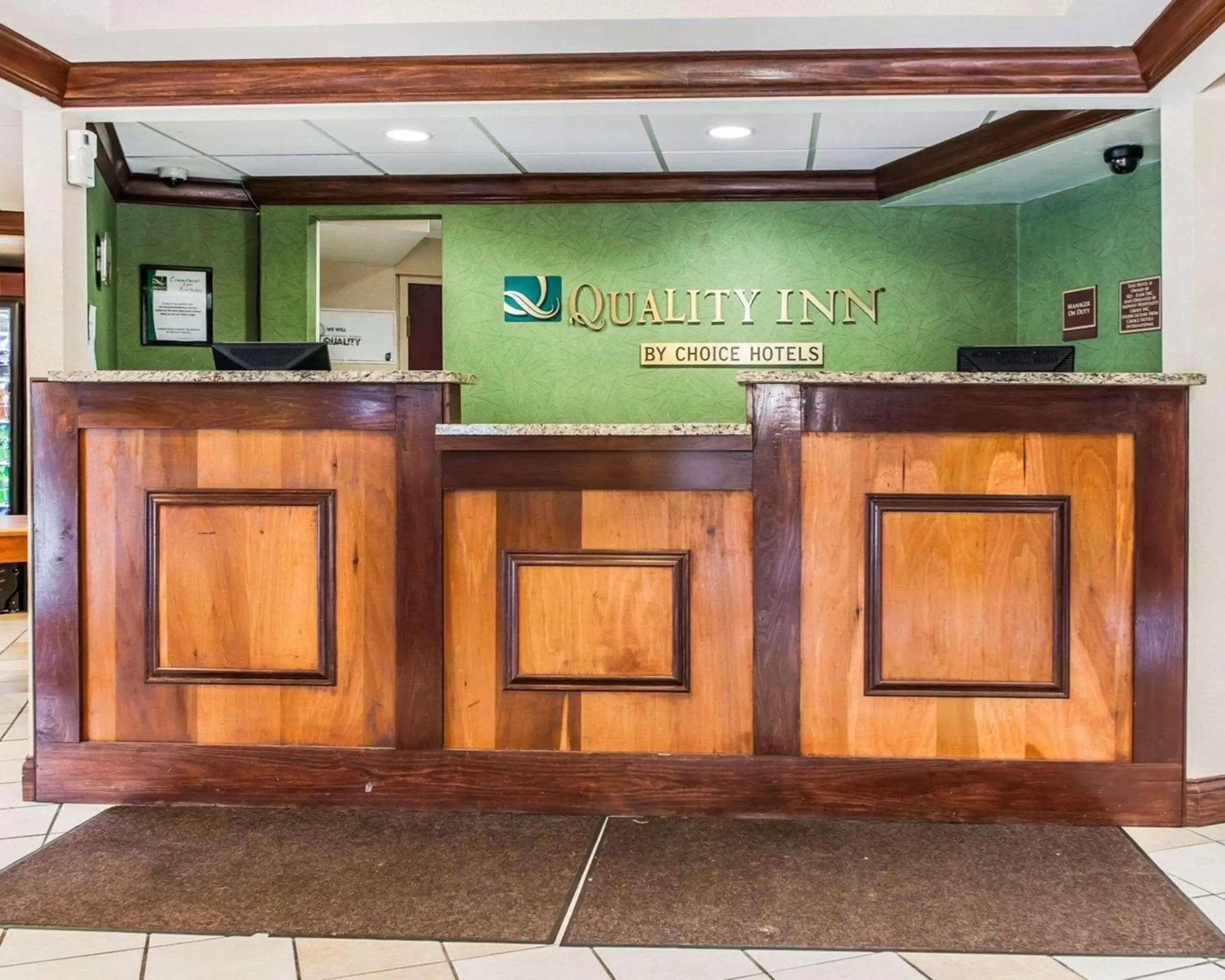 Lobby or reception in Quality Inn South