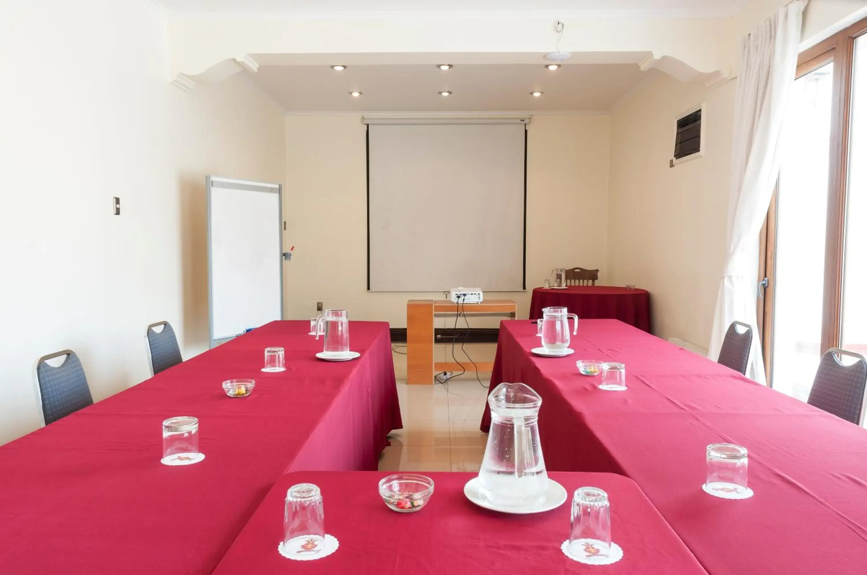 Meeting/conference room in Hotel Francisco De Aguirre