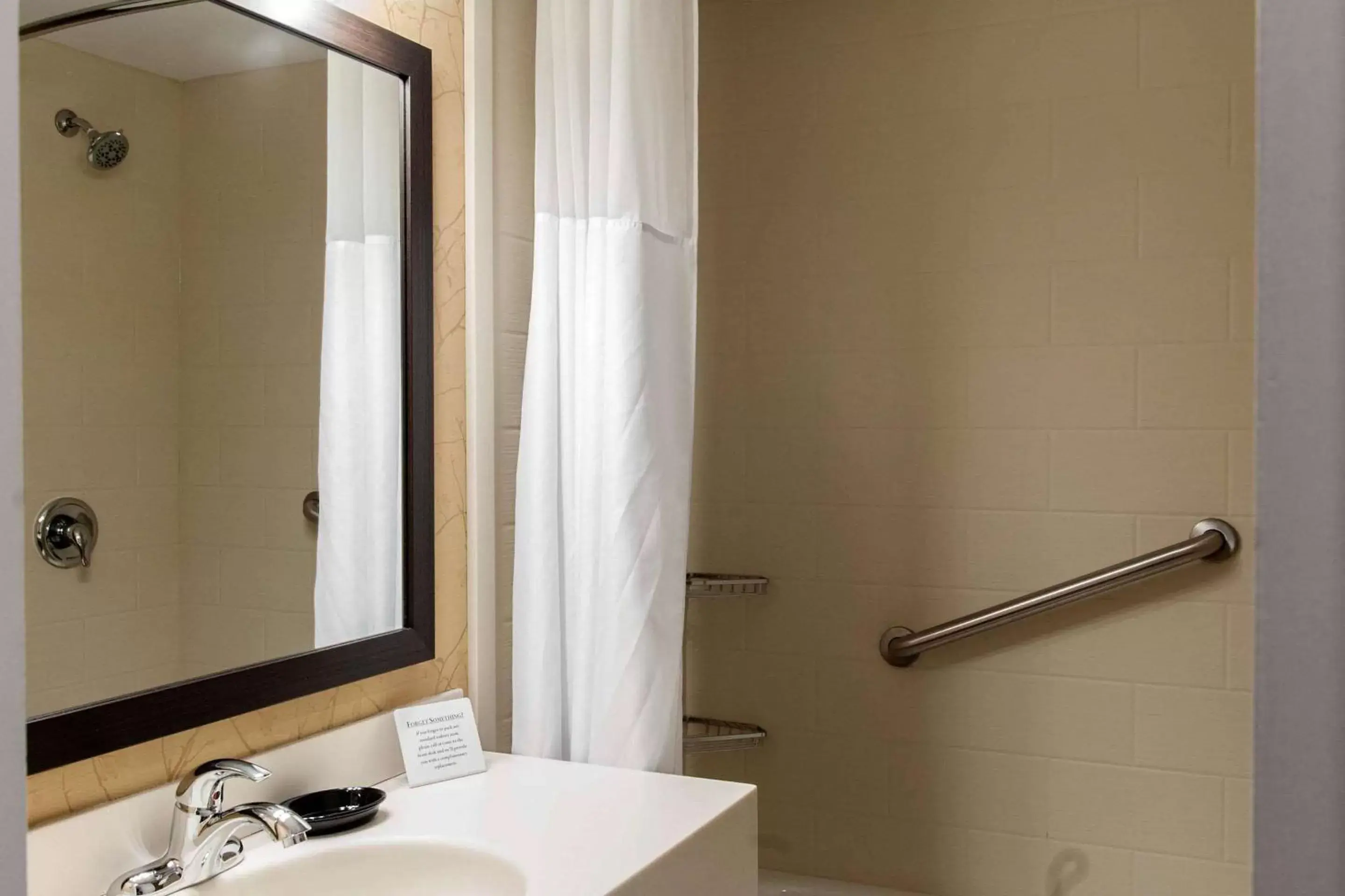 Bathroom in Quality Hotel & Suites