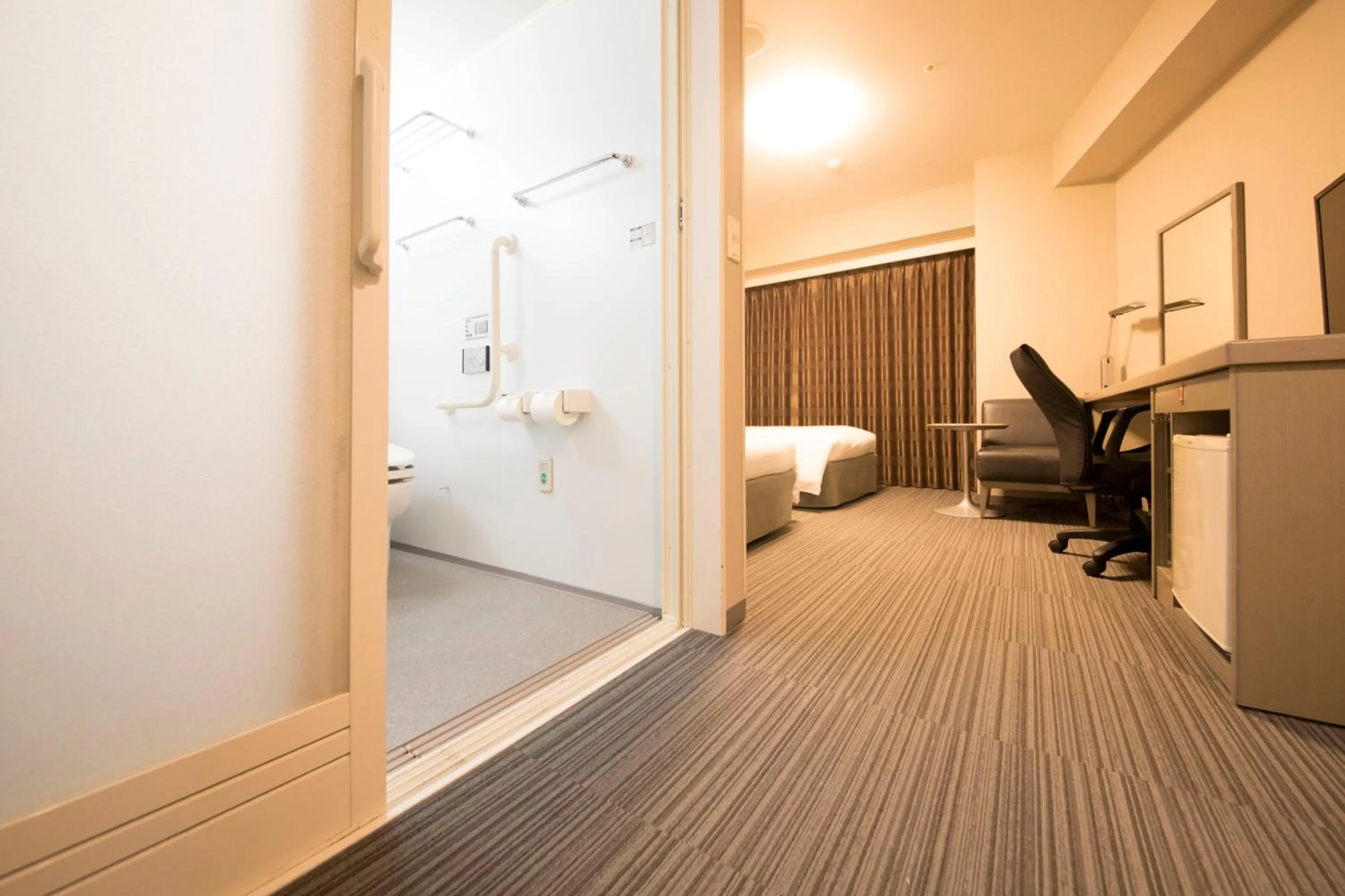 Photo of the whole room in Daiwa Roynet Hotel Tokyo Osaki