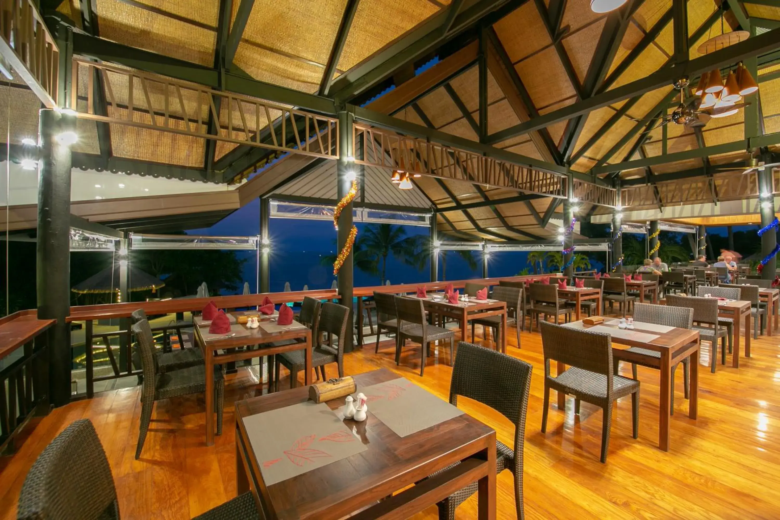Restaurant/Places to Eat in Coral Cliff Beach Resort Samui - SHA Plus