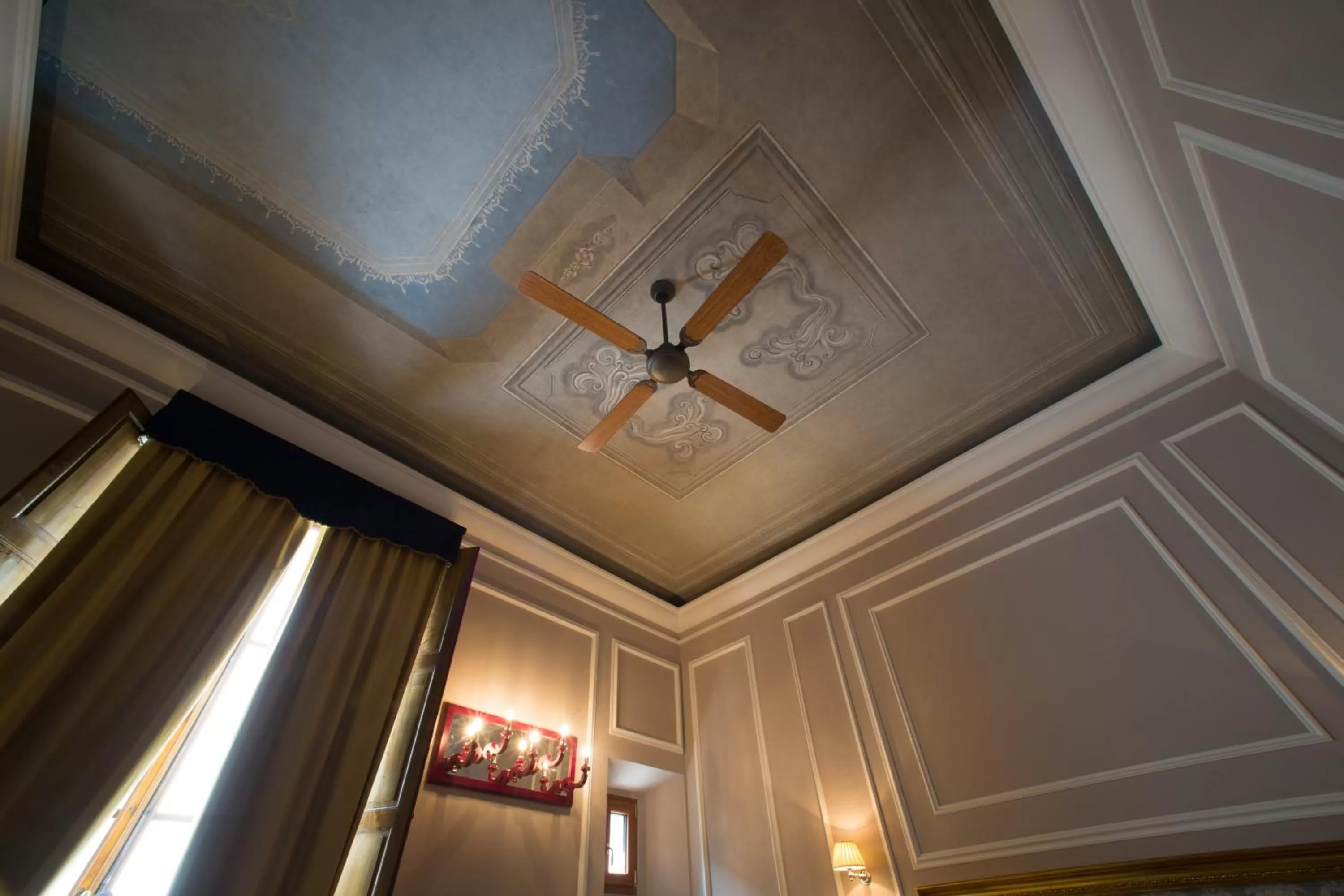 Photo of the whole room in Boutique B&B Torre de' Conti