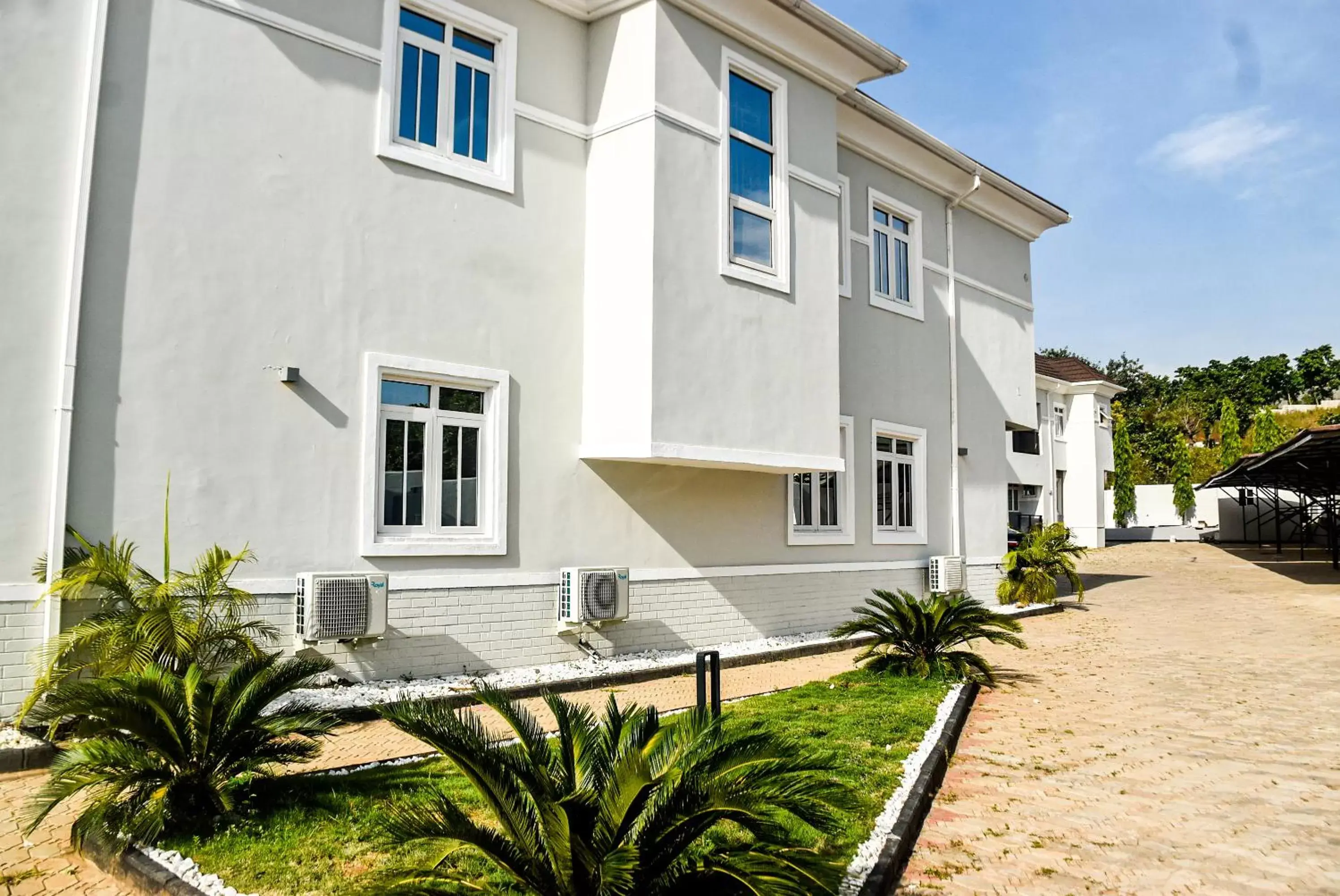 Property building in Whytescape Serviced Apartments Property building in Whytescape Serviced Apartments