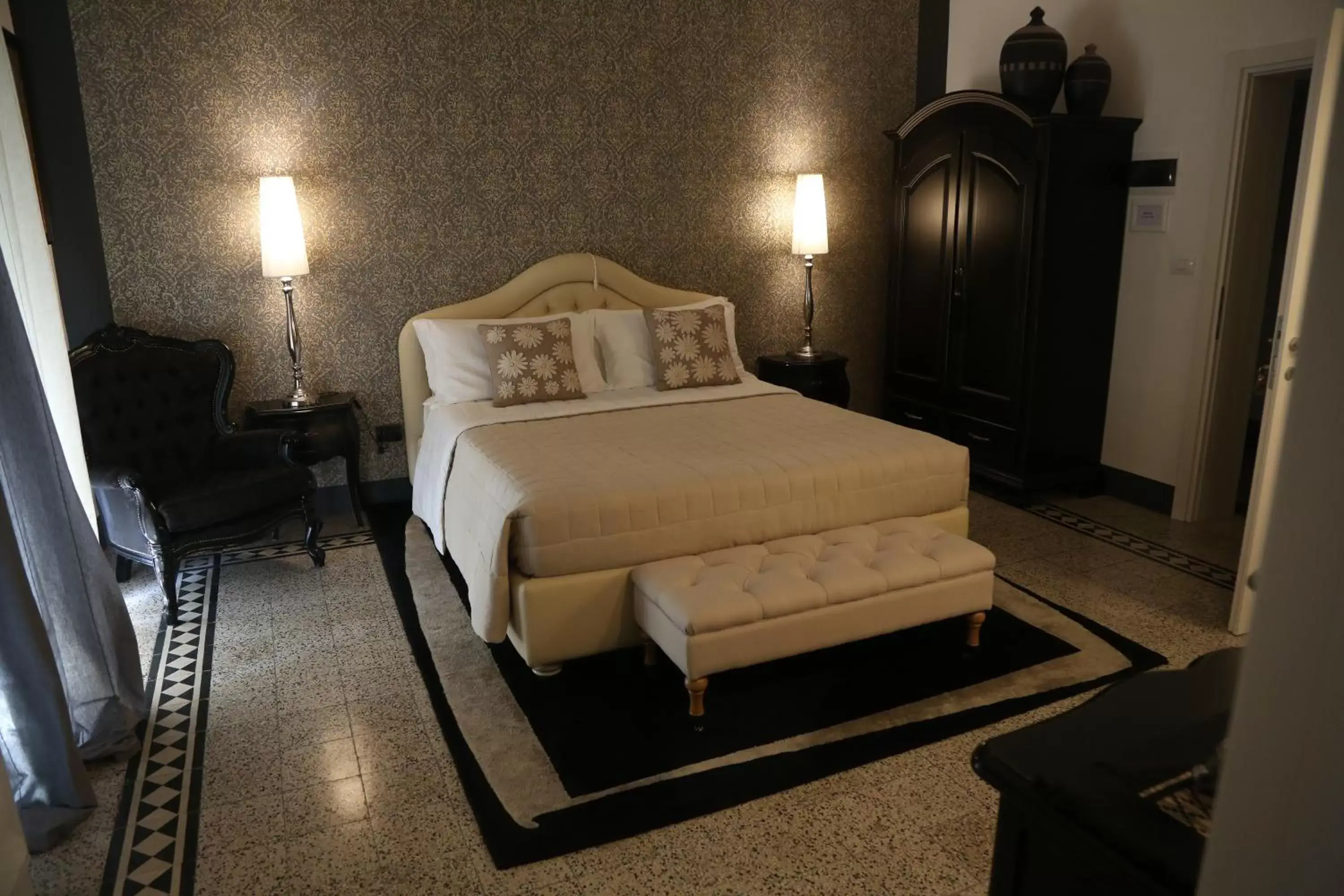 Photo of the whole room, Bed in Palazzo Bignami