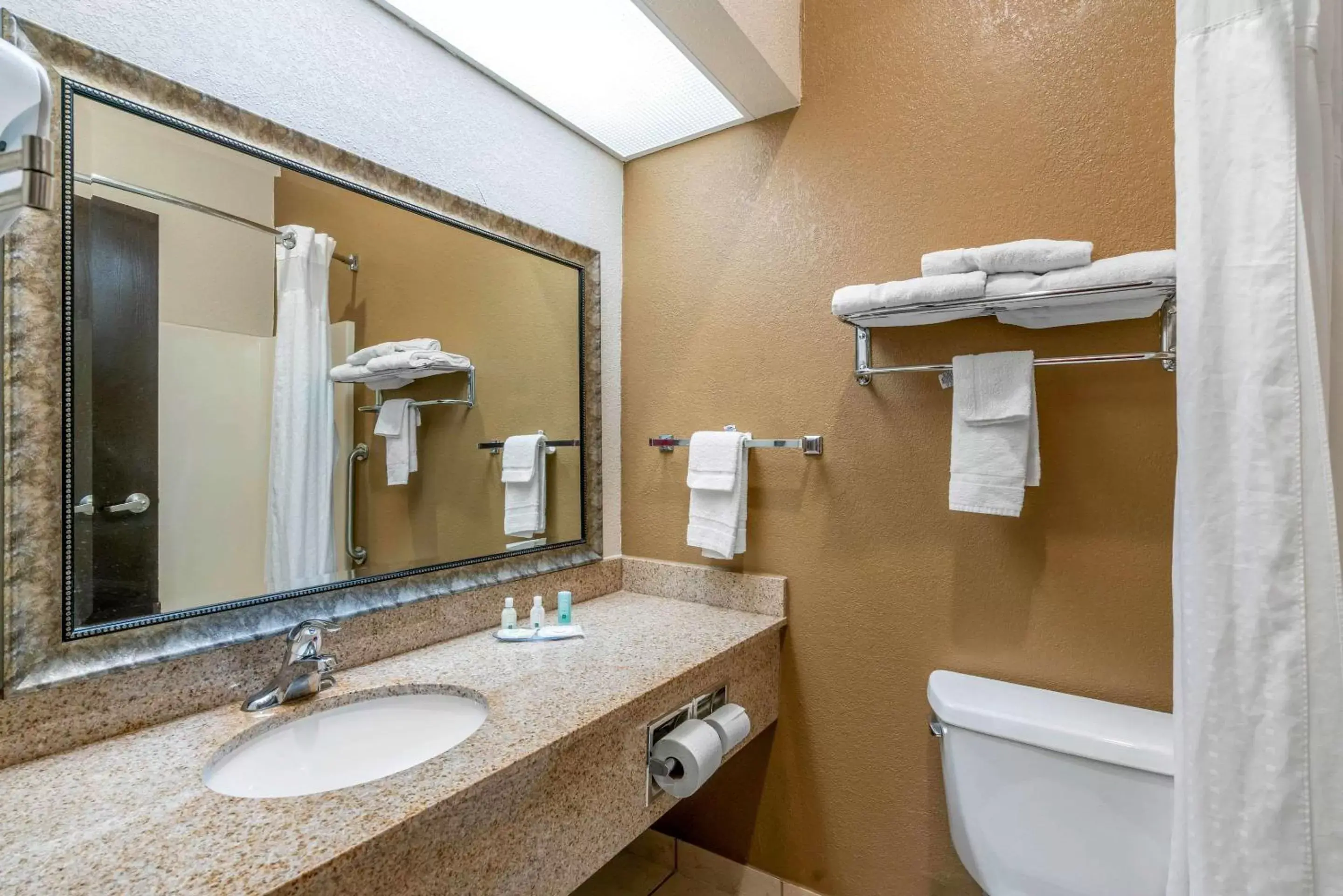 Bathroom in Quality Inn & Suites - Jefferson City