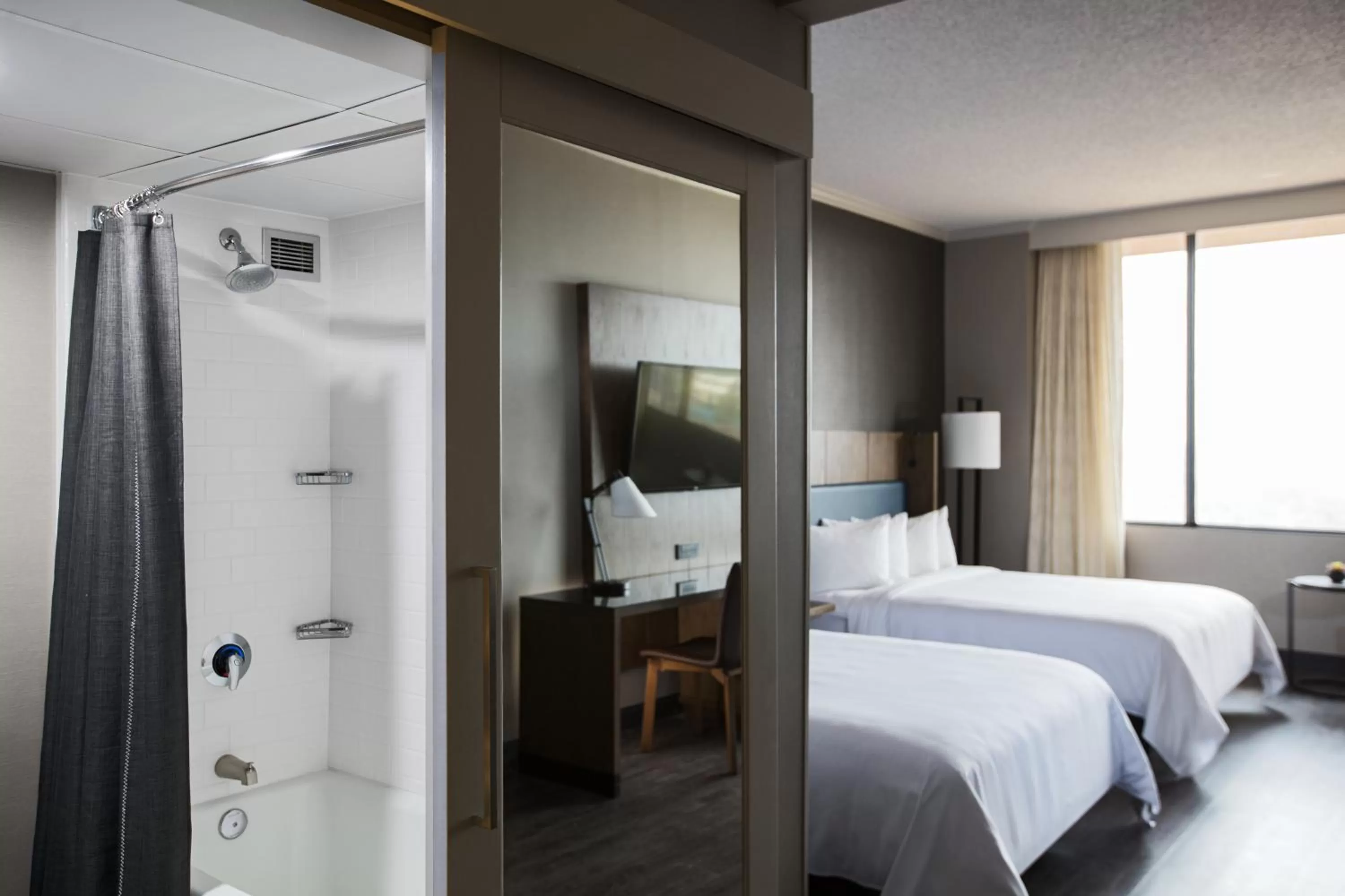 Bathroom, Bed in Sonesta Nashville Airport