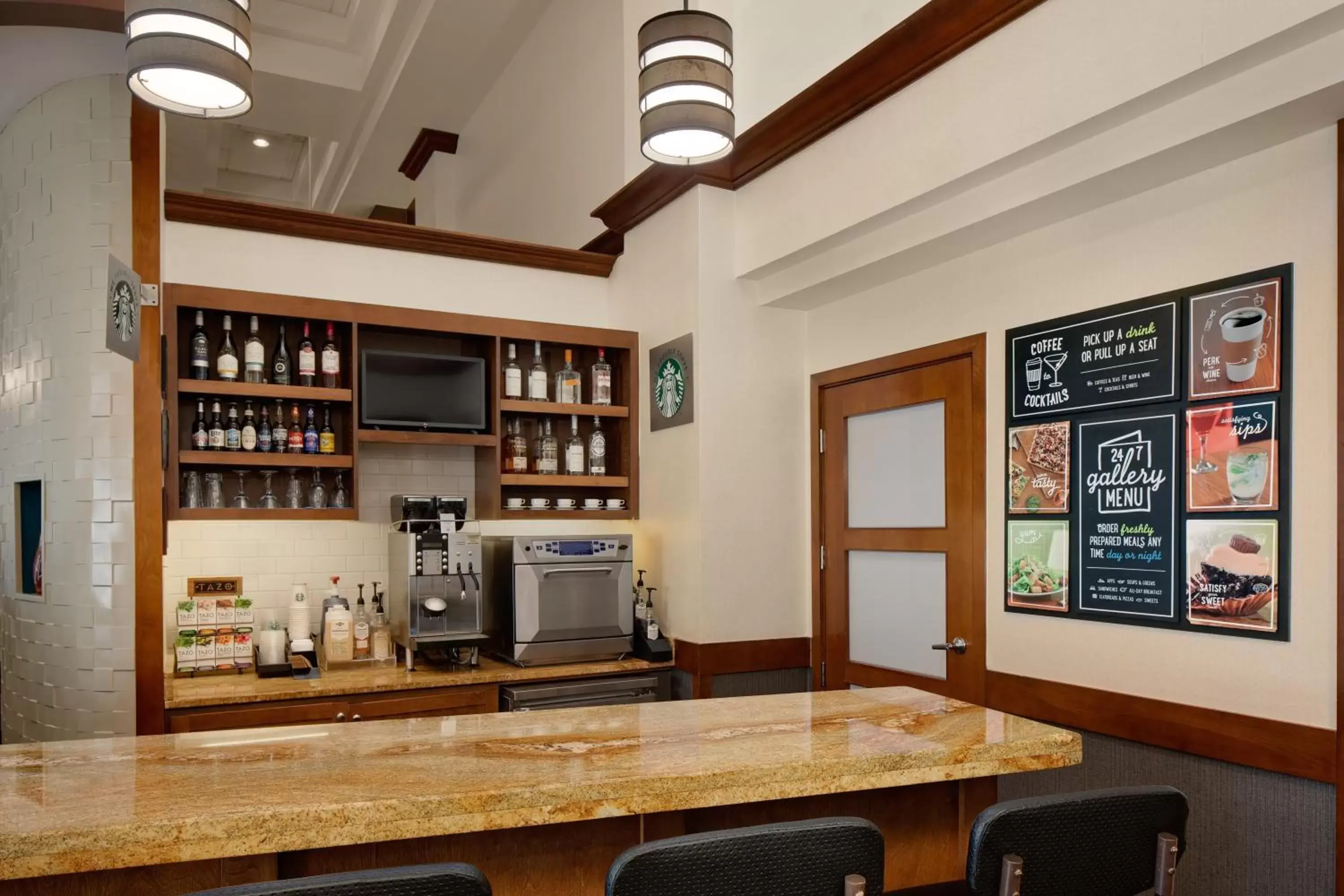 Coffee/tea facilities, Lounge/Bar in Hyatt Place Princeton