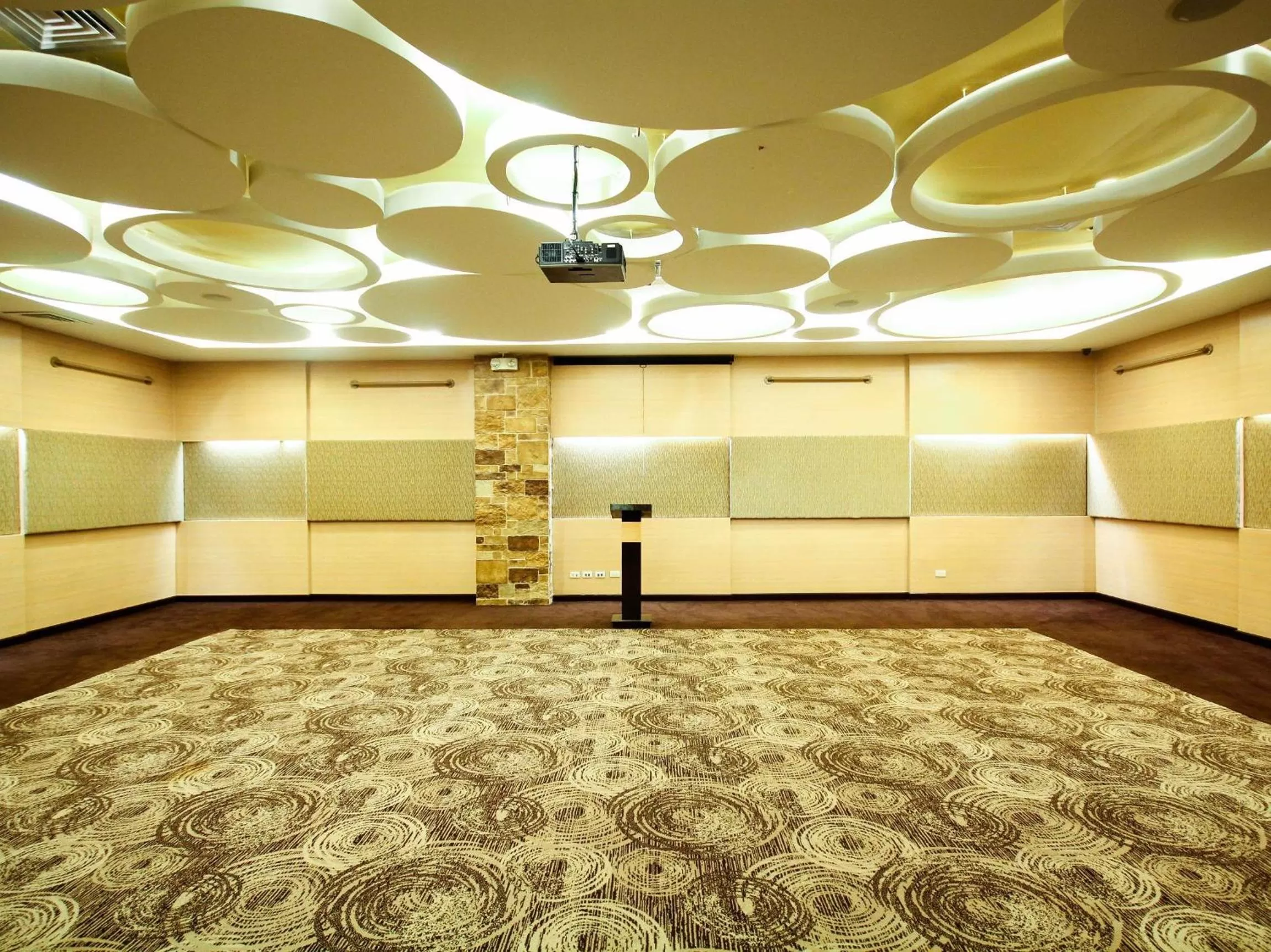 Banquet/Function facilities in Go Hotels Iloilo