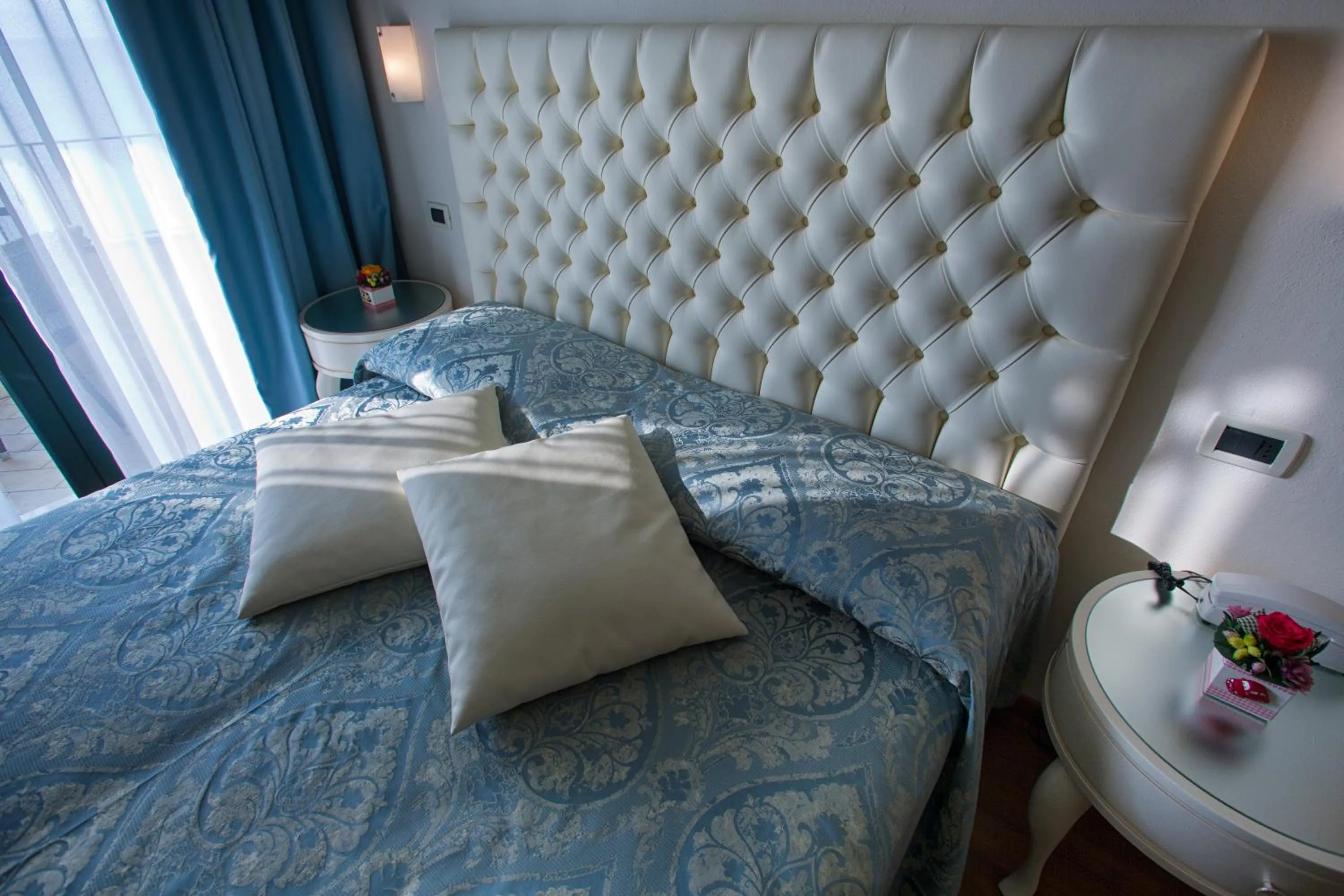 Bedroom, Bed in Hotel La Rondine