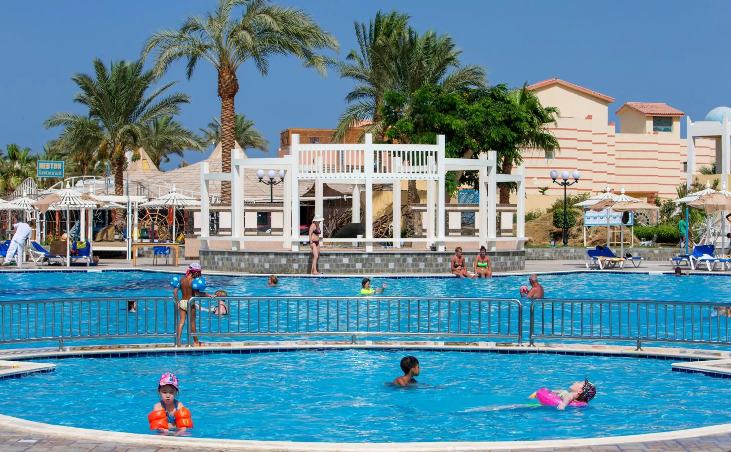Swimming pool in Mirage Bay Resort & Aqua Park