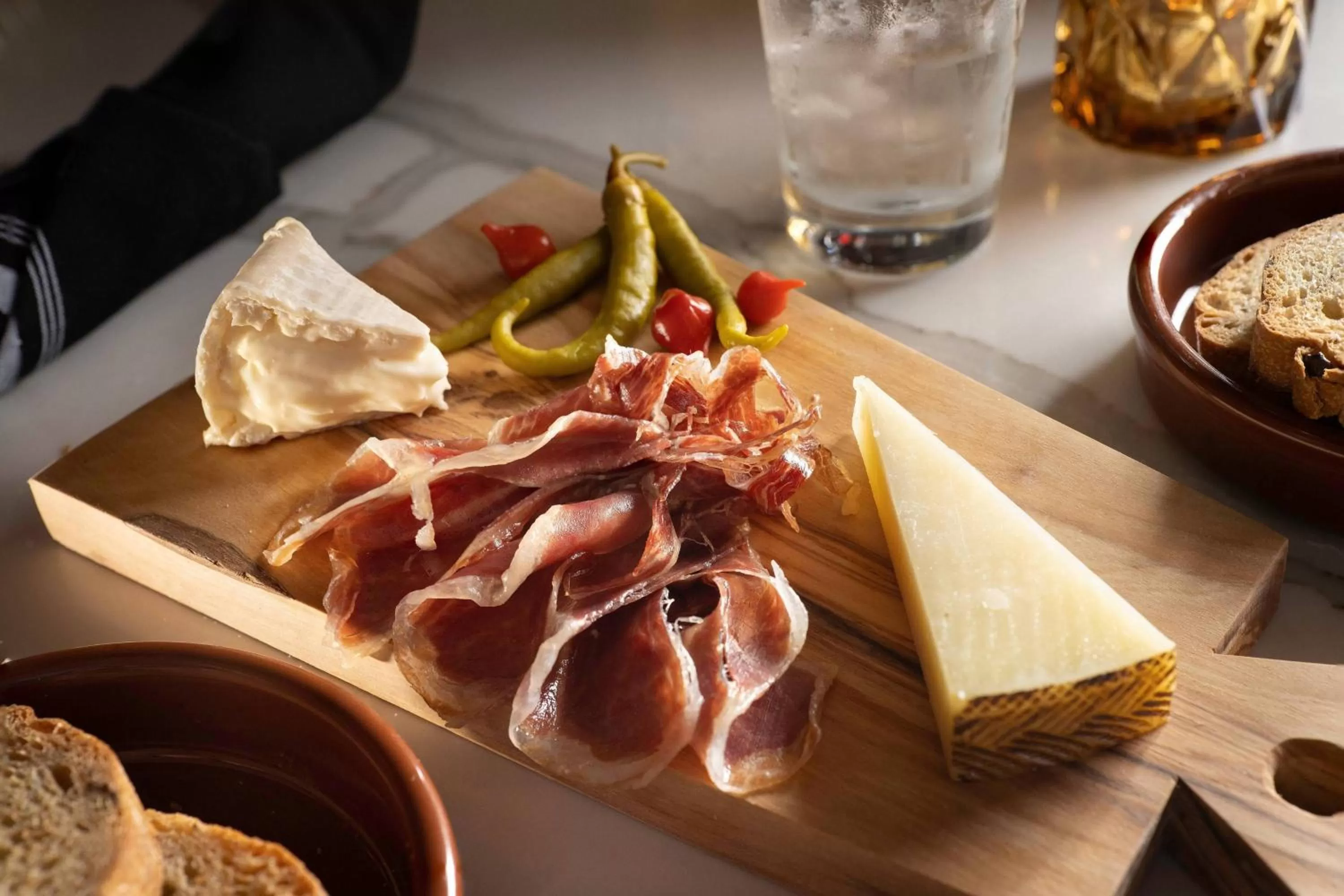 Lounge or bar in AC Hotel by Marriott Austin-University