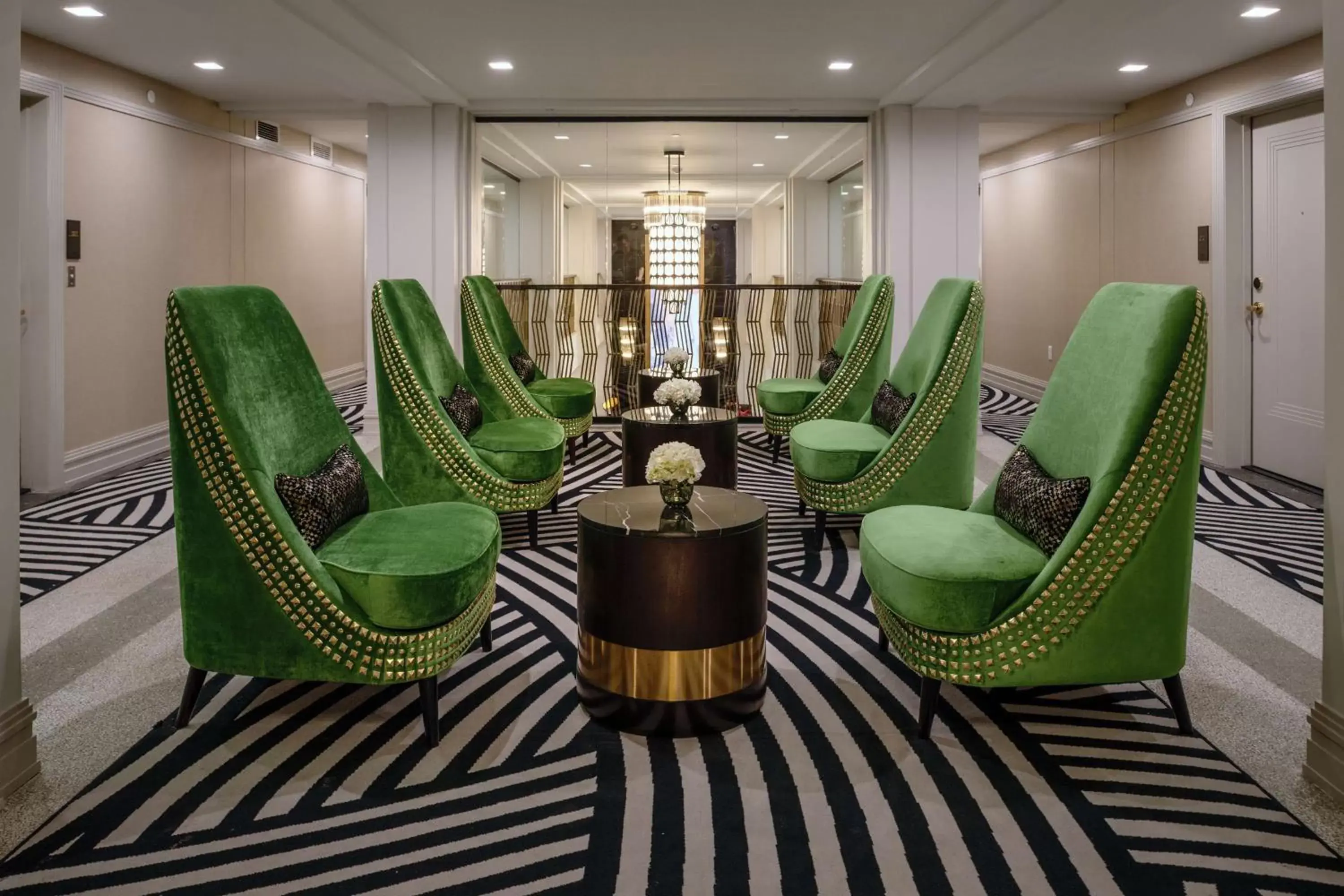 Lobby or reception in Tulsa Club Hotel Curio Collection By Hilton
