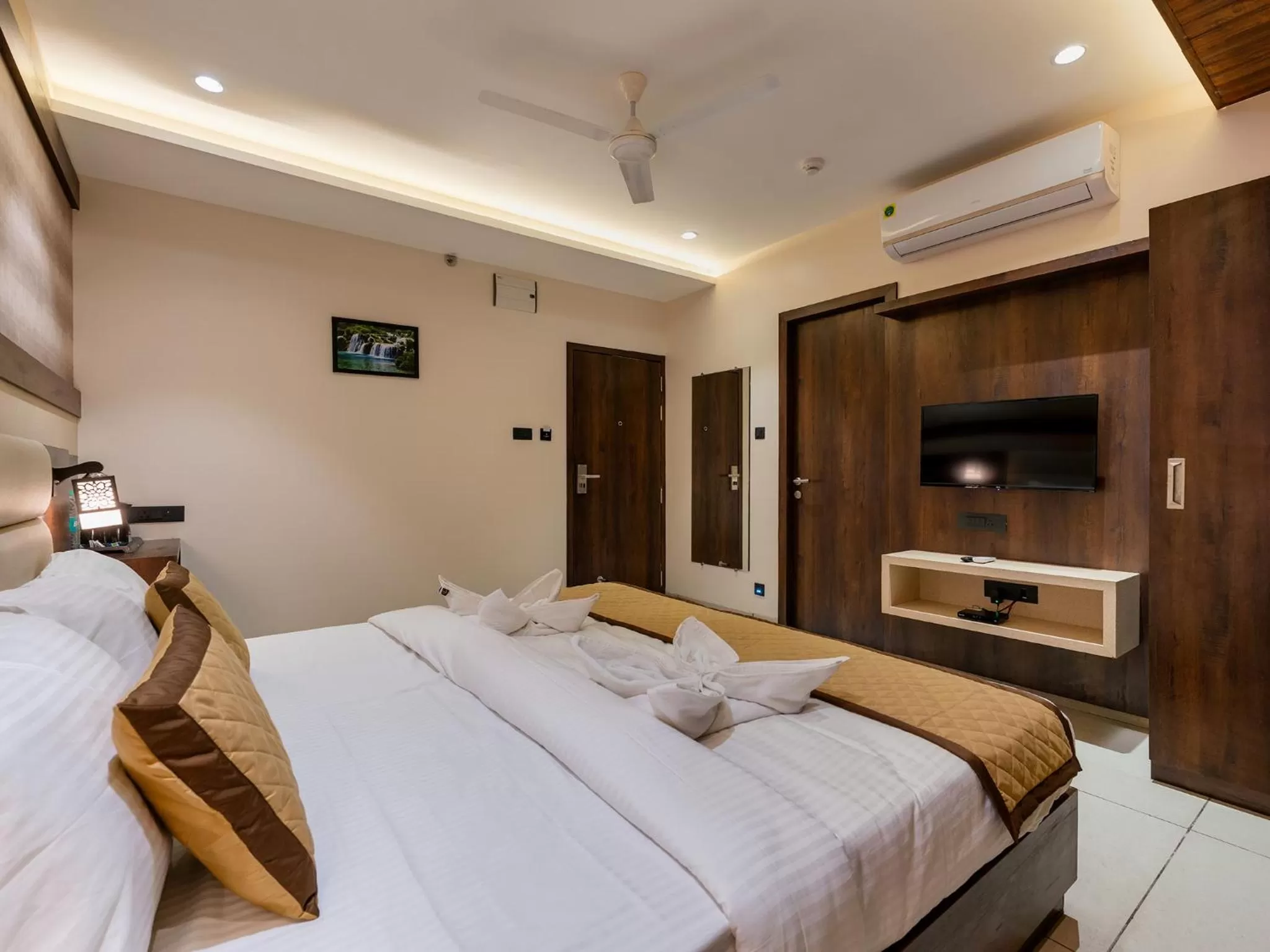 Bed in Golden Leaf Resort