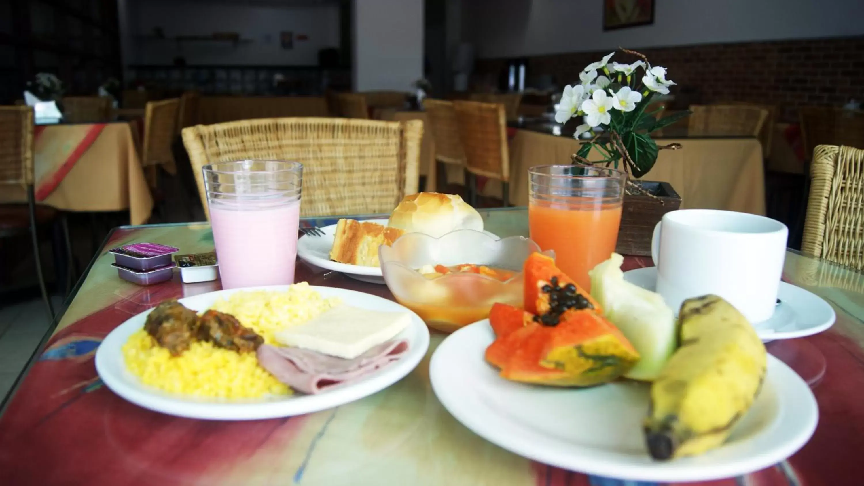 Food and drinks, Breakfast in Littoral Express