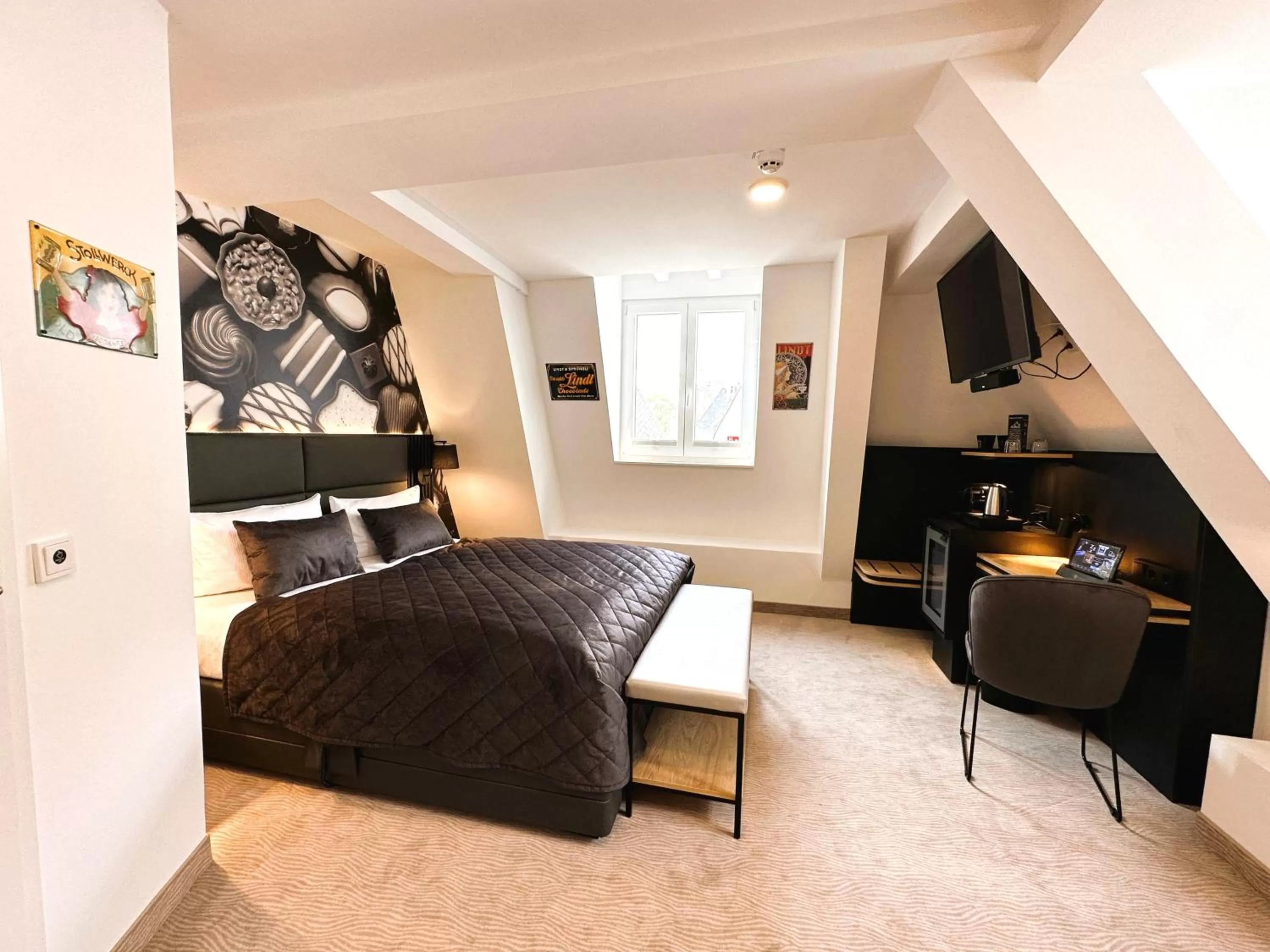 Large Double Room with Old Town View in Rhein Hotel St. Martin