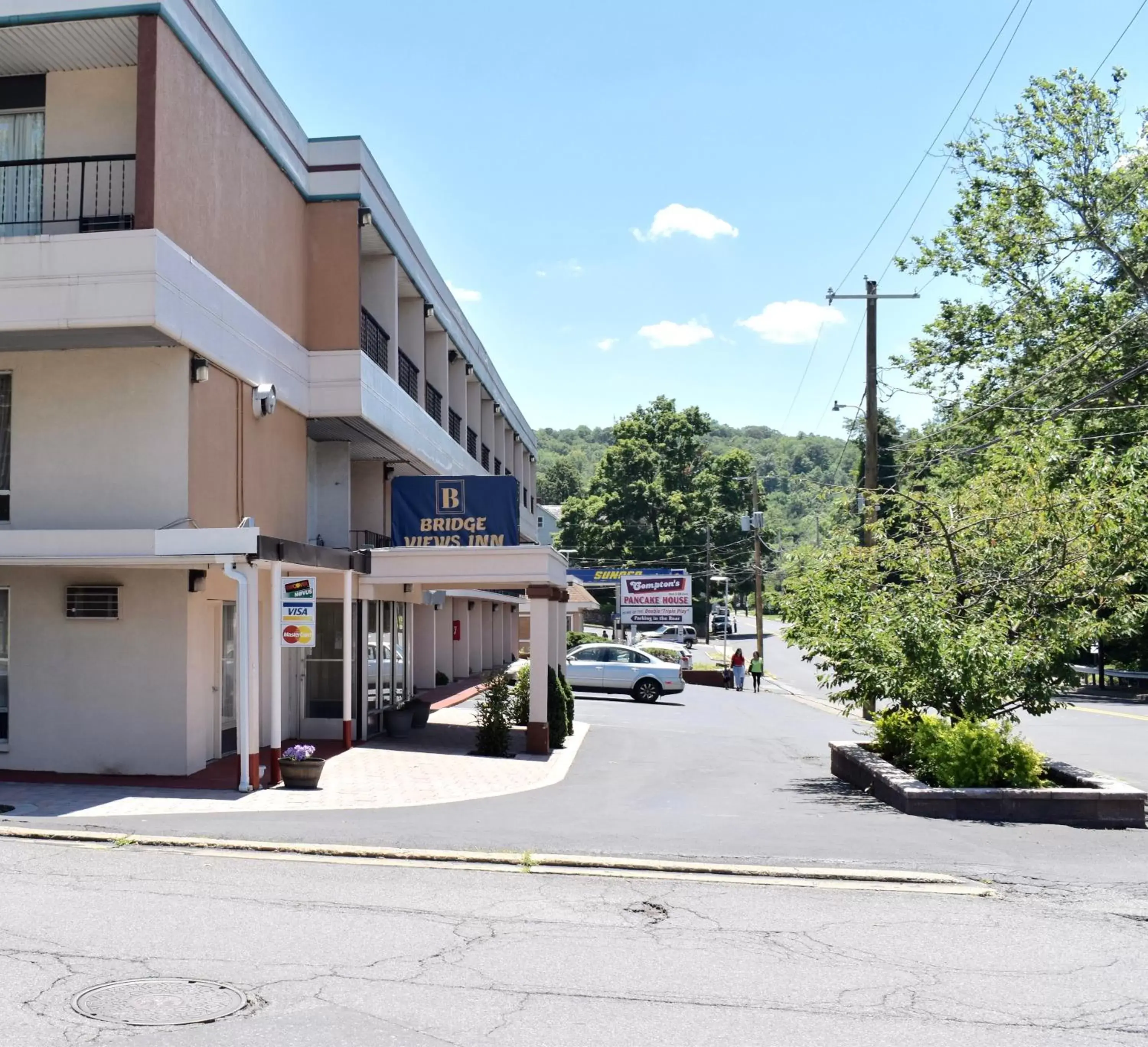 Property Building in Bridge Views Inn Stroudsburg