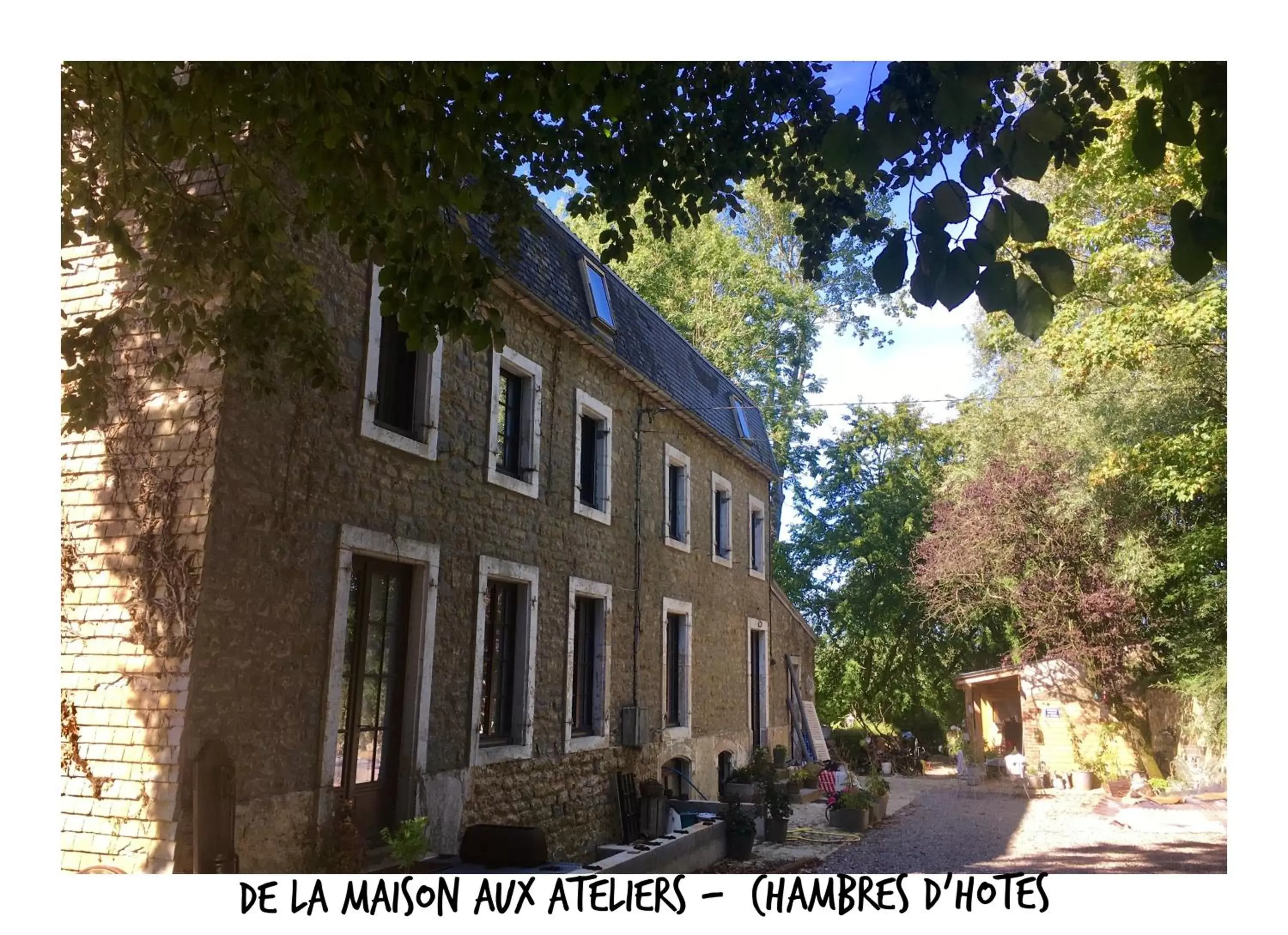 Facade/entrance, Property Building in De la Maison aux Ateliers