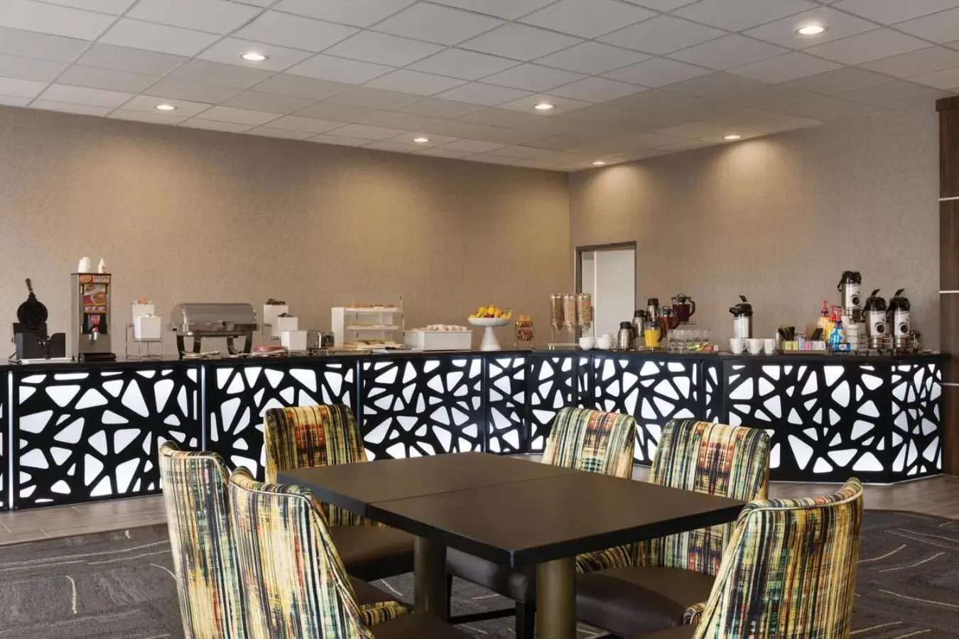 Restaurant/places to eat in Radisson Hotel McAllen Airport