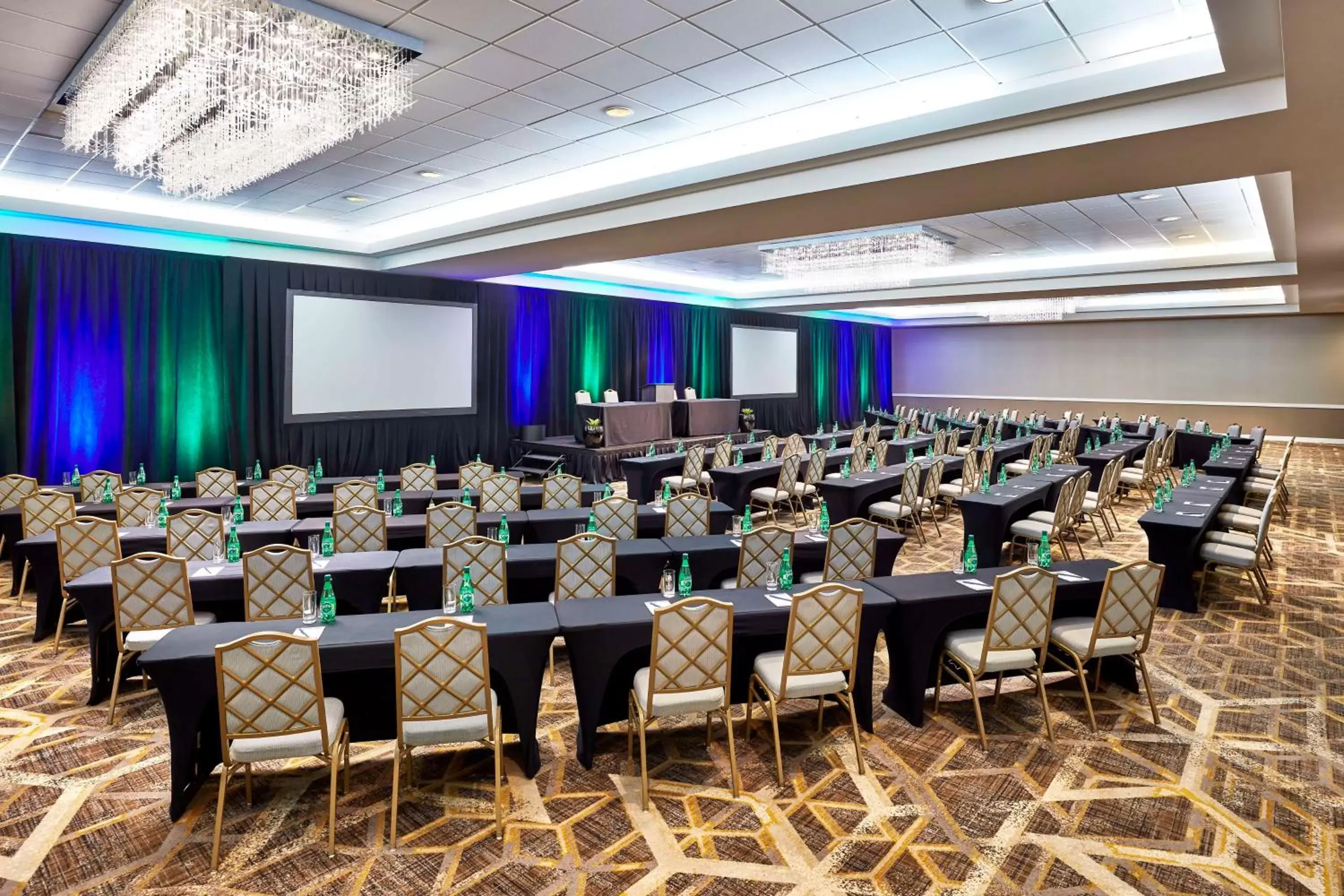 Meeting/conference room in DoubleTree by Hilton Golf Resort Palm Springs