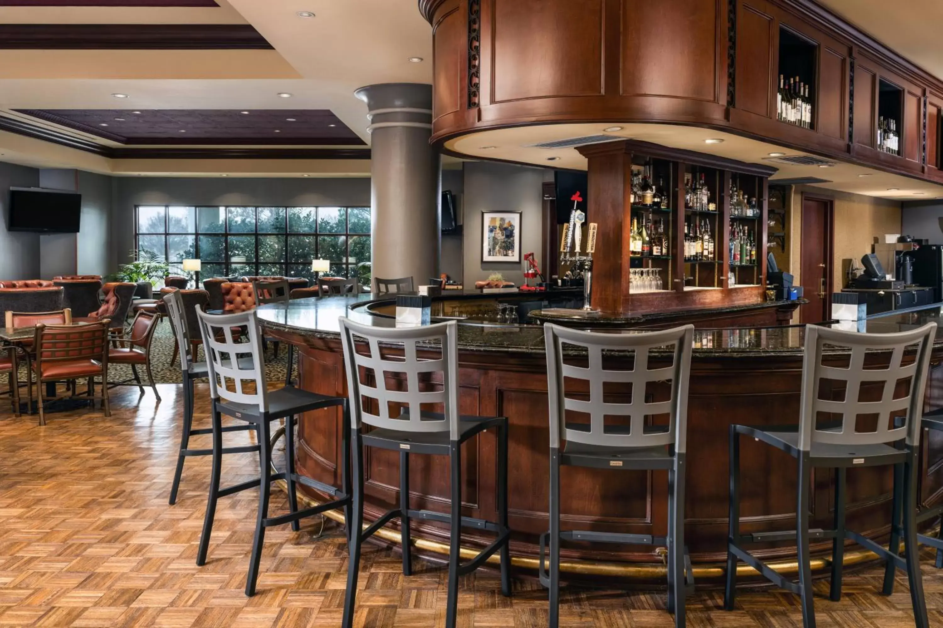 Lobby or reception, Lounge/Bar in Renaissance Tulsa Hotel & Convention Center