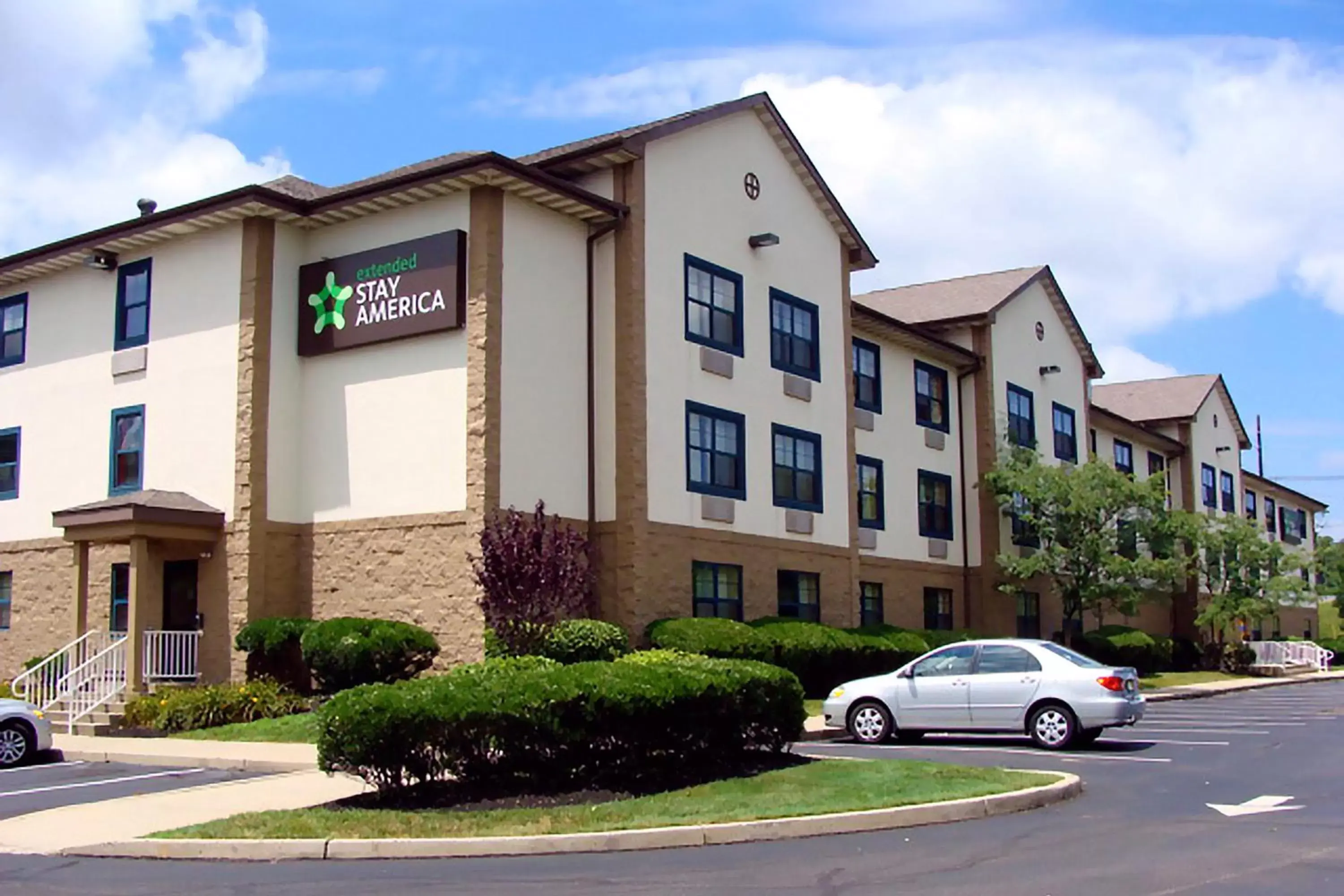 Property building in Extended Stay America Suites - Edison - Raritan Center