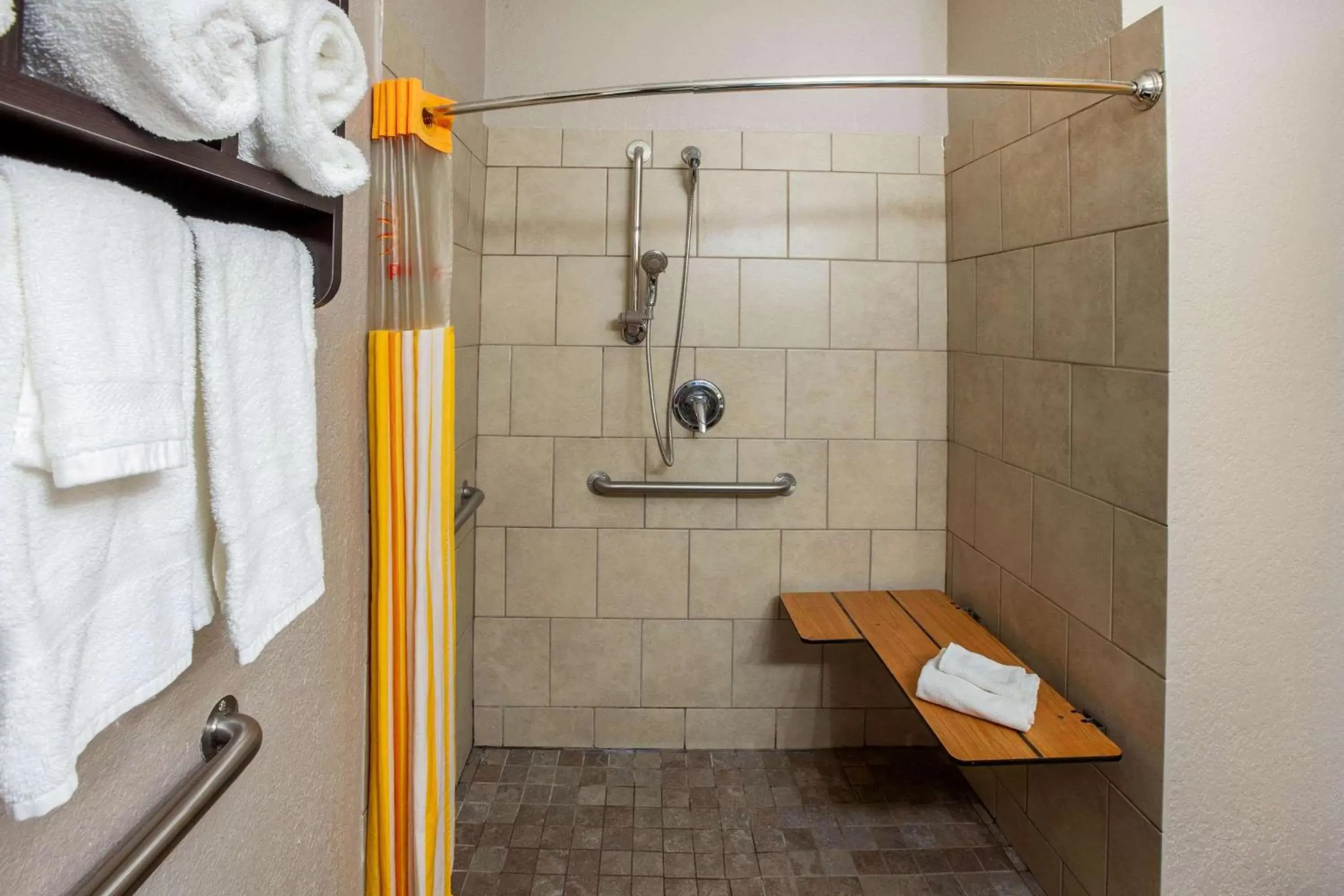 Shower, Bathroom in La Quinta by Wyndham Pasadena