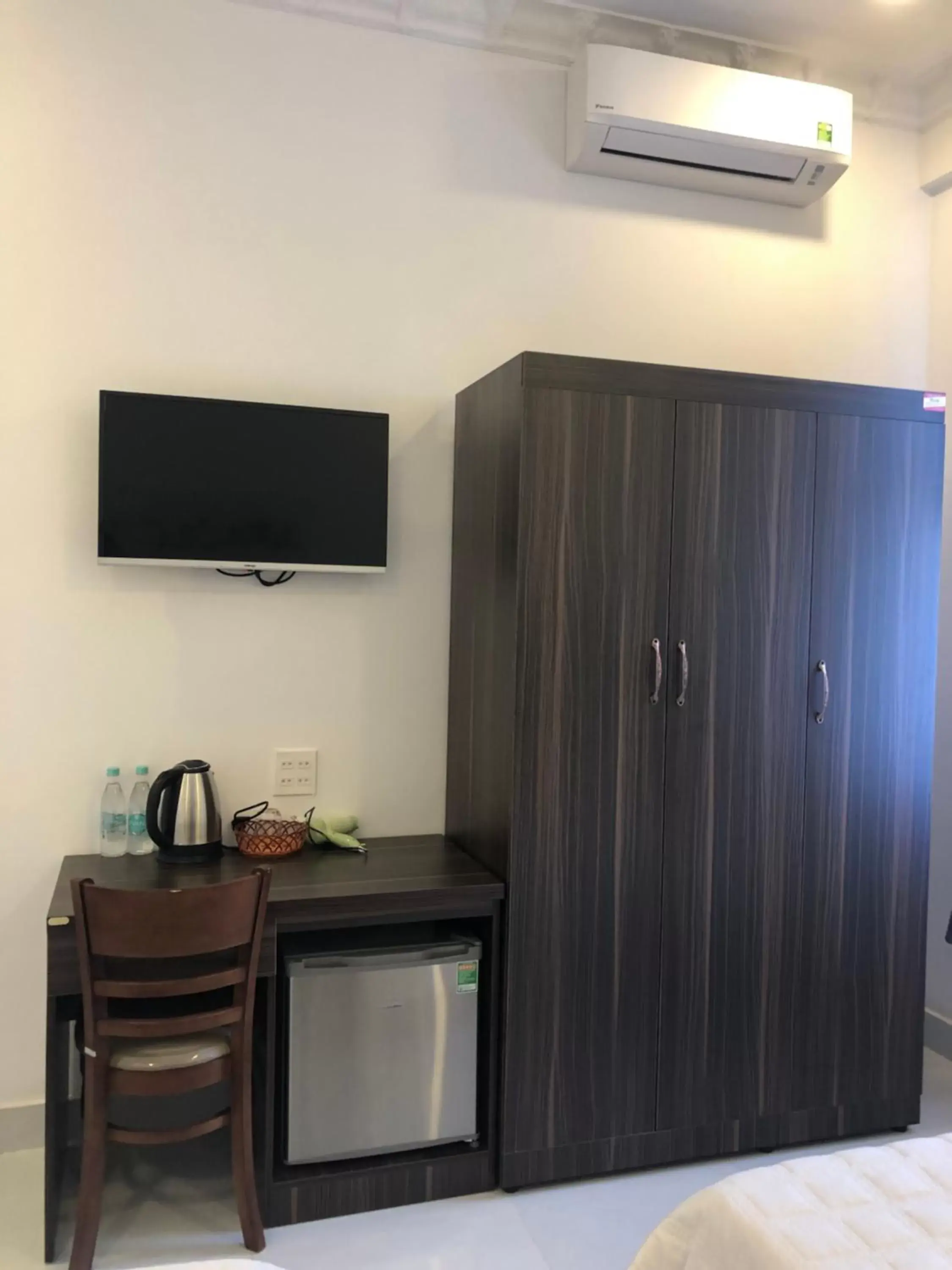 Standard Quadruple Room in Ngoc Lan Hotel and Coffee Standard Quadruple Room in Ngoc Lan Hotel and Coffee