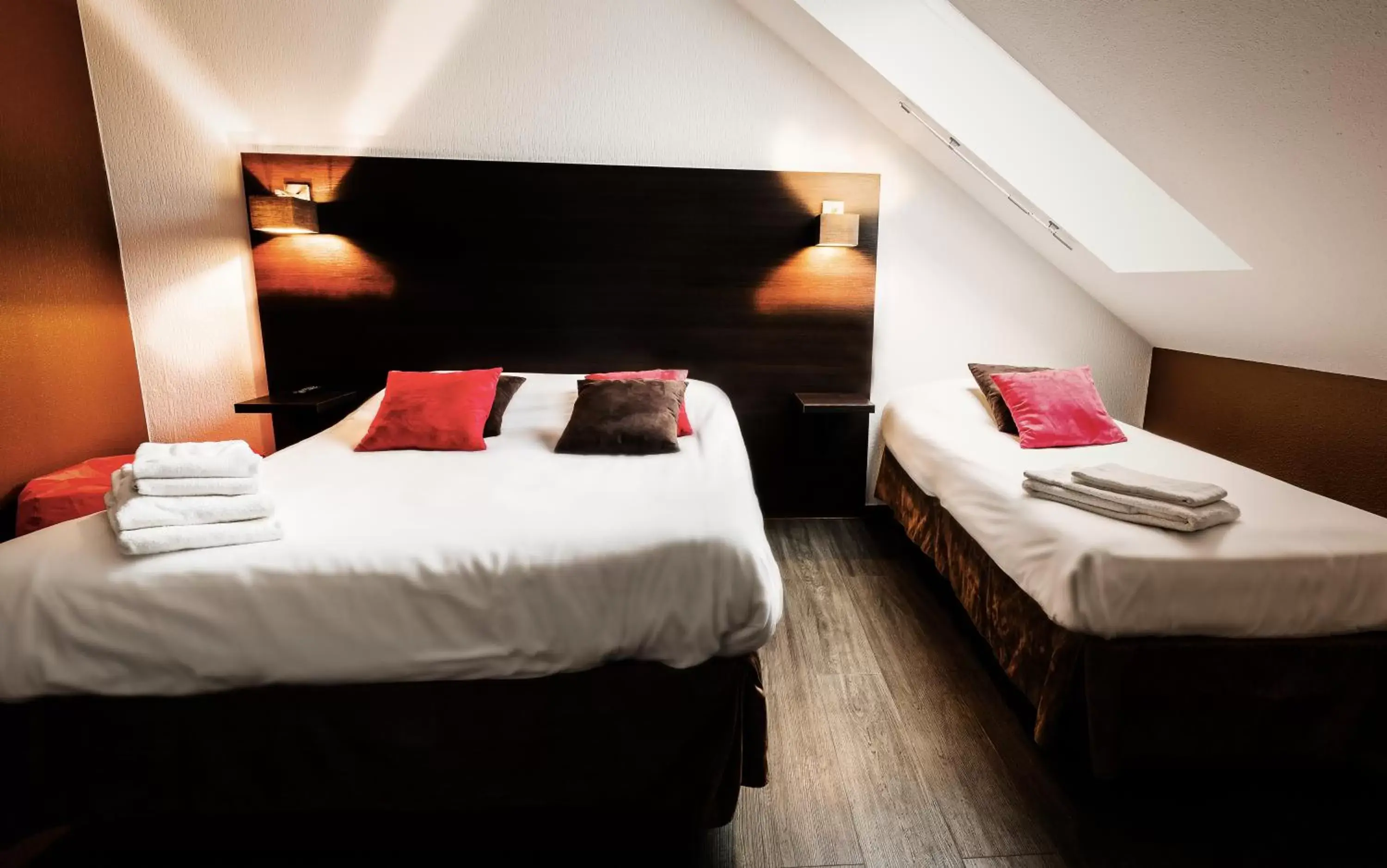 Bedroom, Bed in Logis Hotel Lons-le-Saunier - Restaurant Le Grill