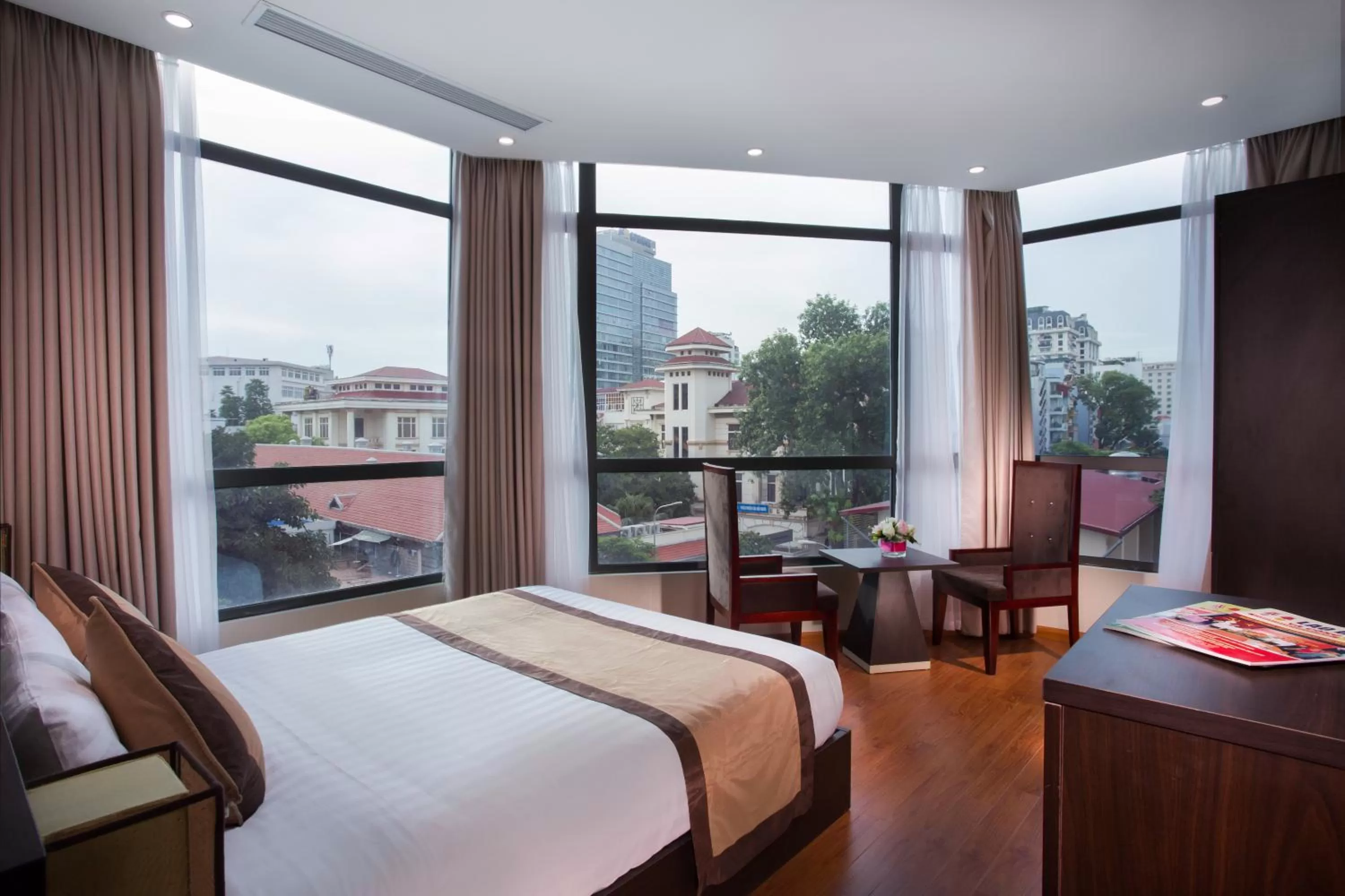 Bedroom, Bed in TQT Hotel