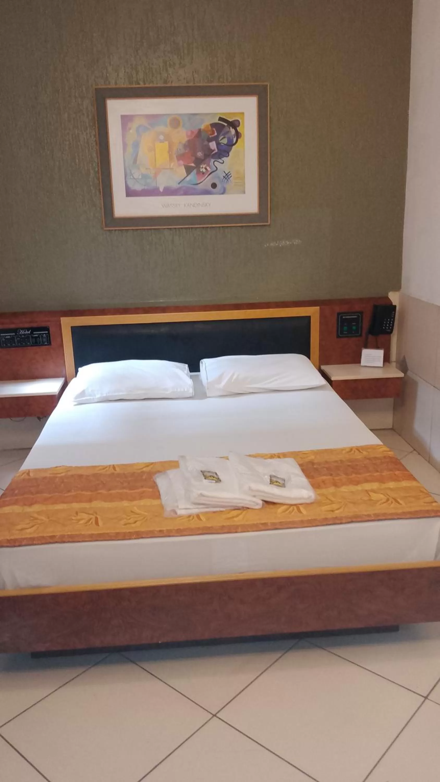 Bed in Hotel Smart Inn