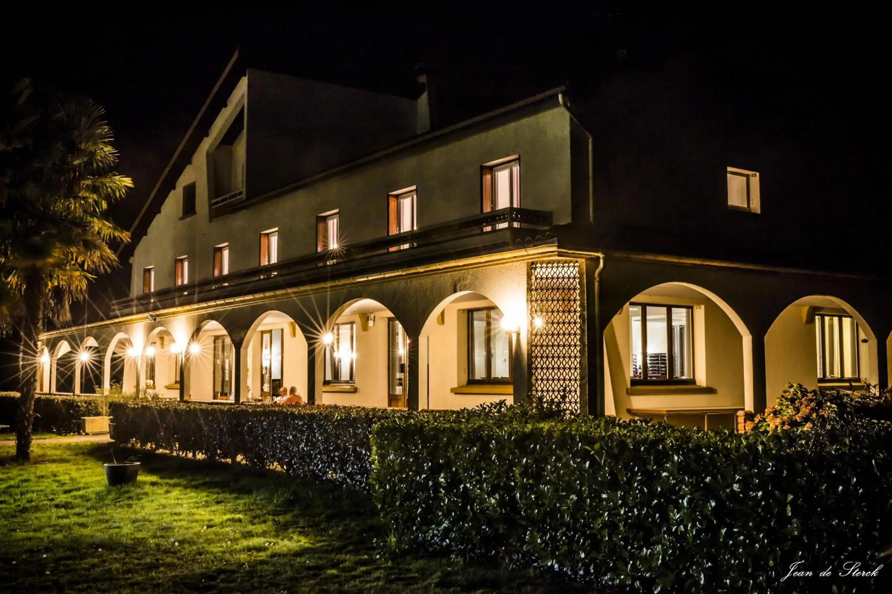 Property Building in Logis Hotel le Pont d'Arcole