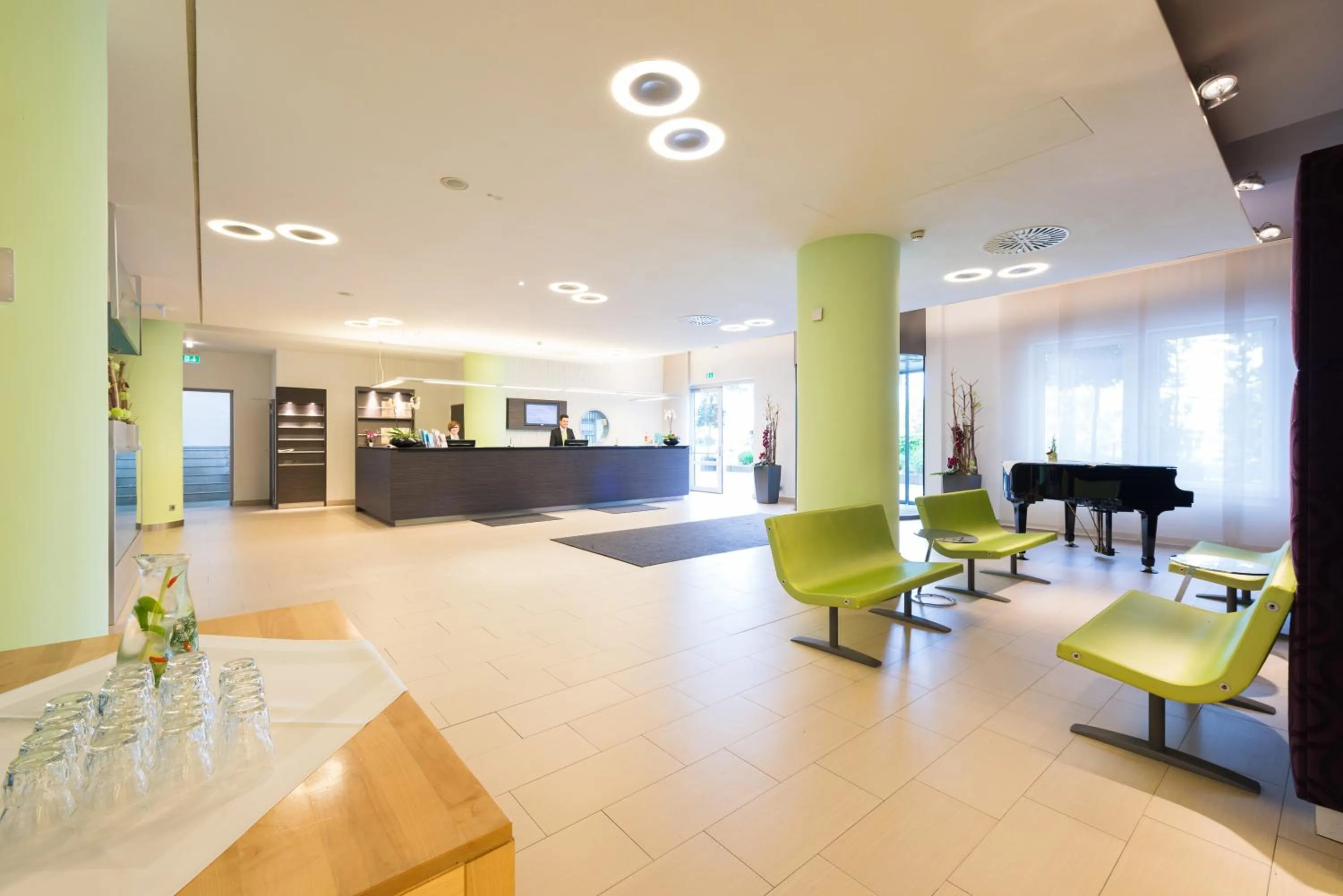 Lobby or reception in Novina Hotel Wöhrdersee Nürnberg City