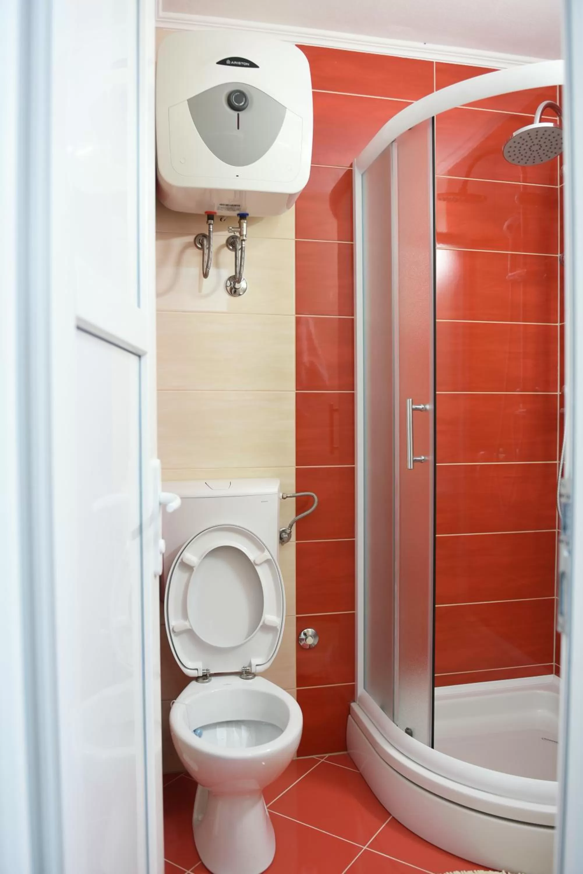 Shower in Motel Alibi